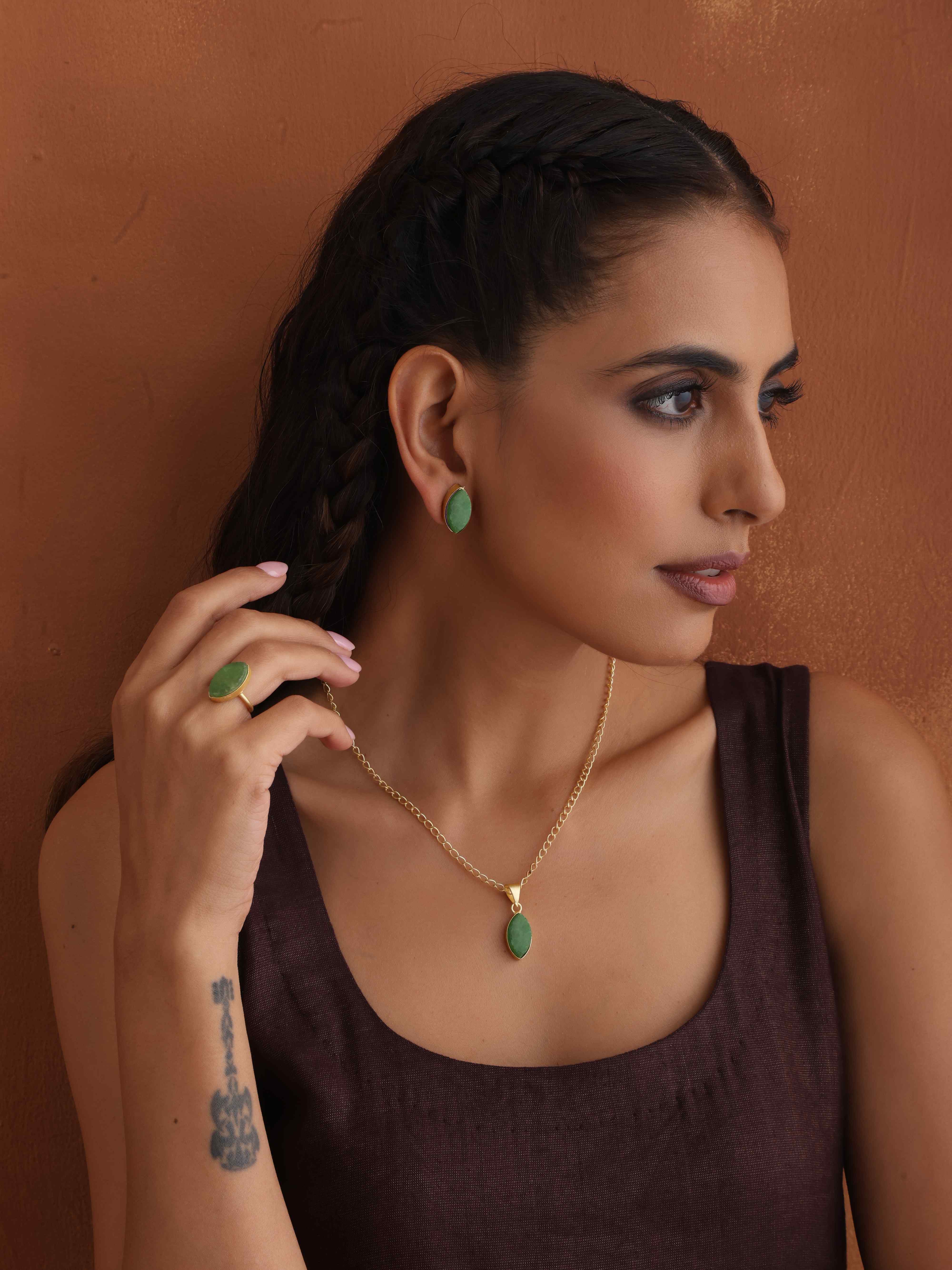 trueBrowns Gold Tone Green Stone Pendant Set - Distacart