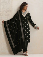 Thumbnail for trueBrowns Green Velvet Floral Embroidered Kurta Pant Dupatta Set - Distacart