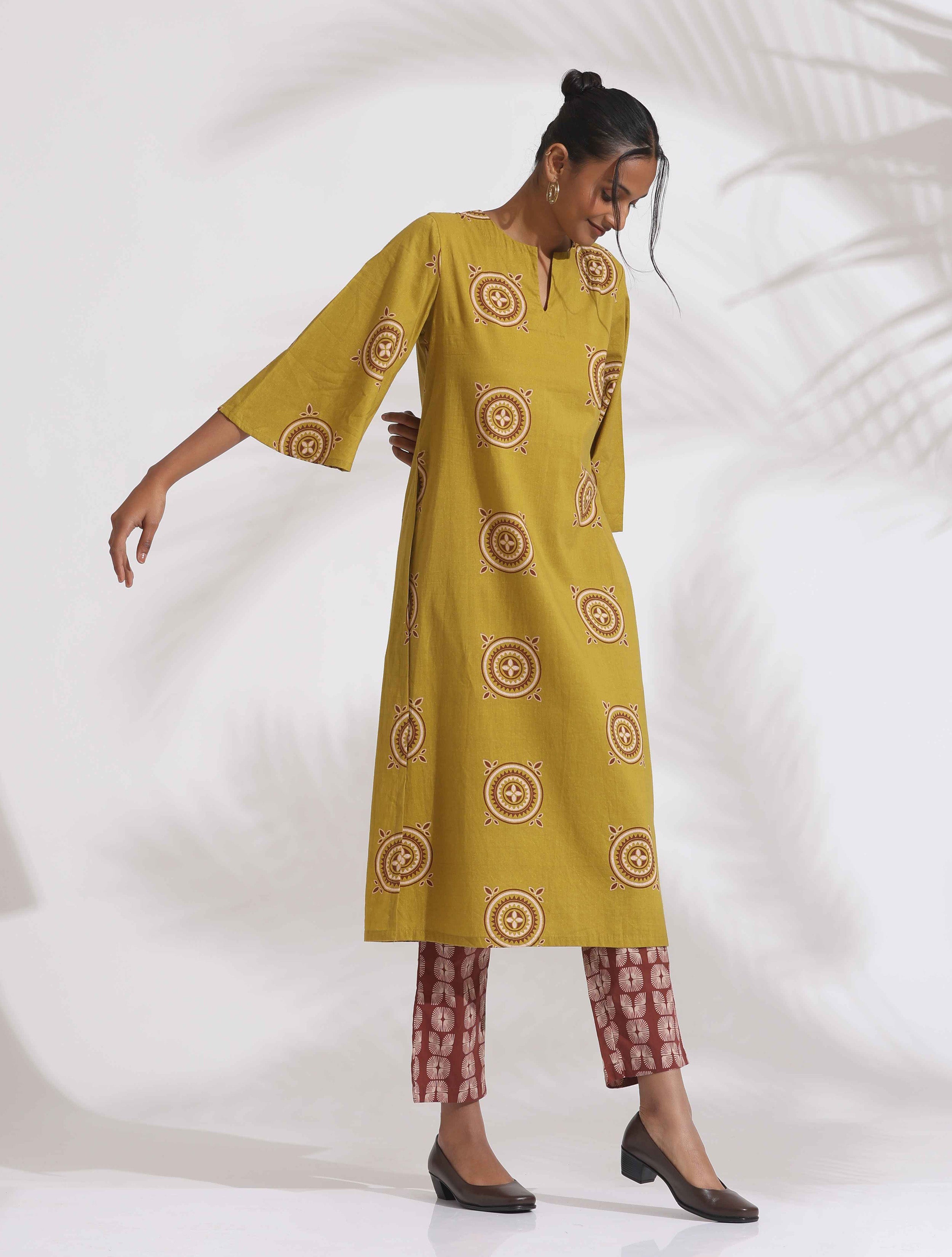 trueBrowns Green Cotton Print HighSlit Kurta Set - Distacart