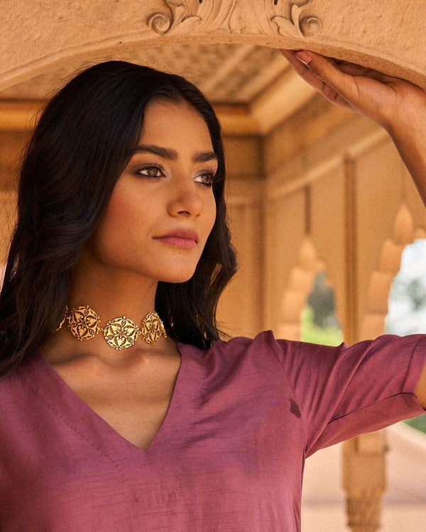 trueBrowns Gold-Polished Leaf Choker