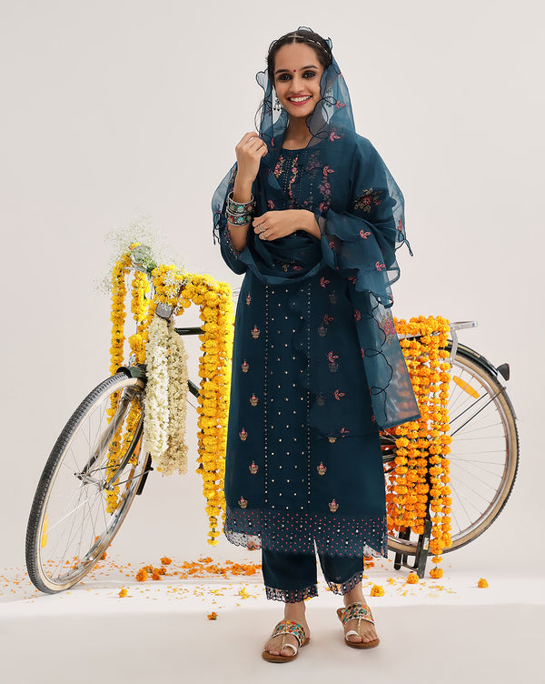Varanga Women Blue Embroidered Kurta Set Paired With Tonal Tand Dupattta - Distacart