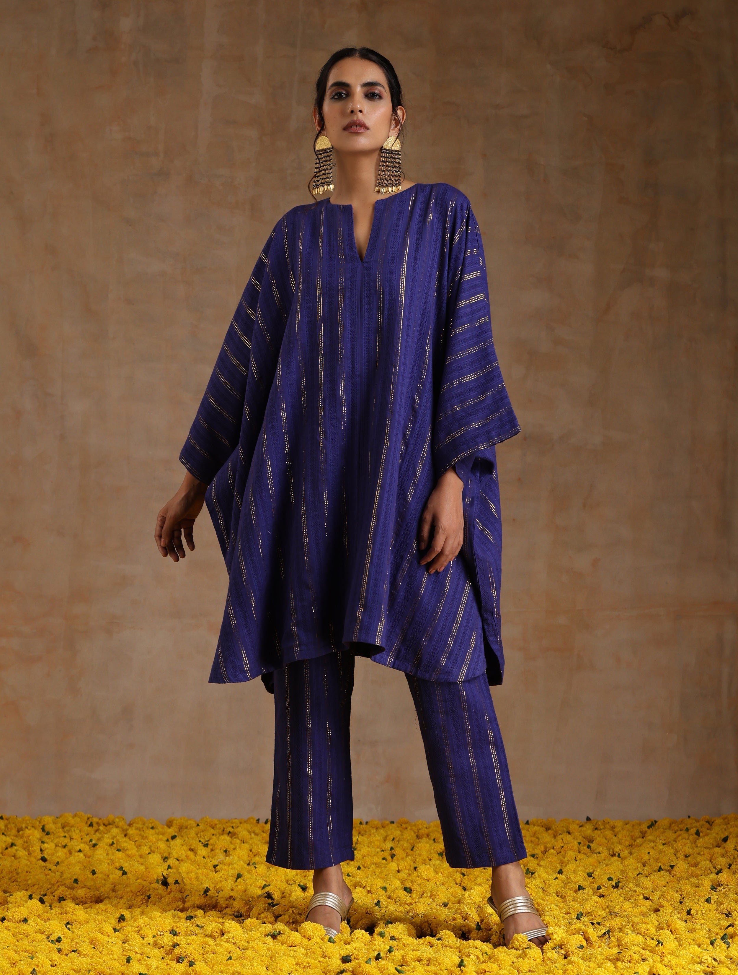 trueBrowns Spectrum Blue Gold Cotton Oversized Round Co-Ord Set - Distacart