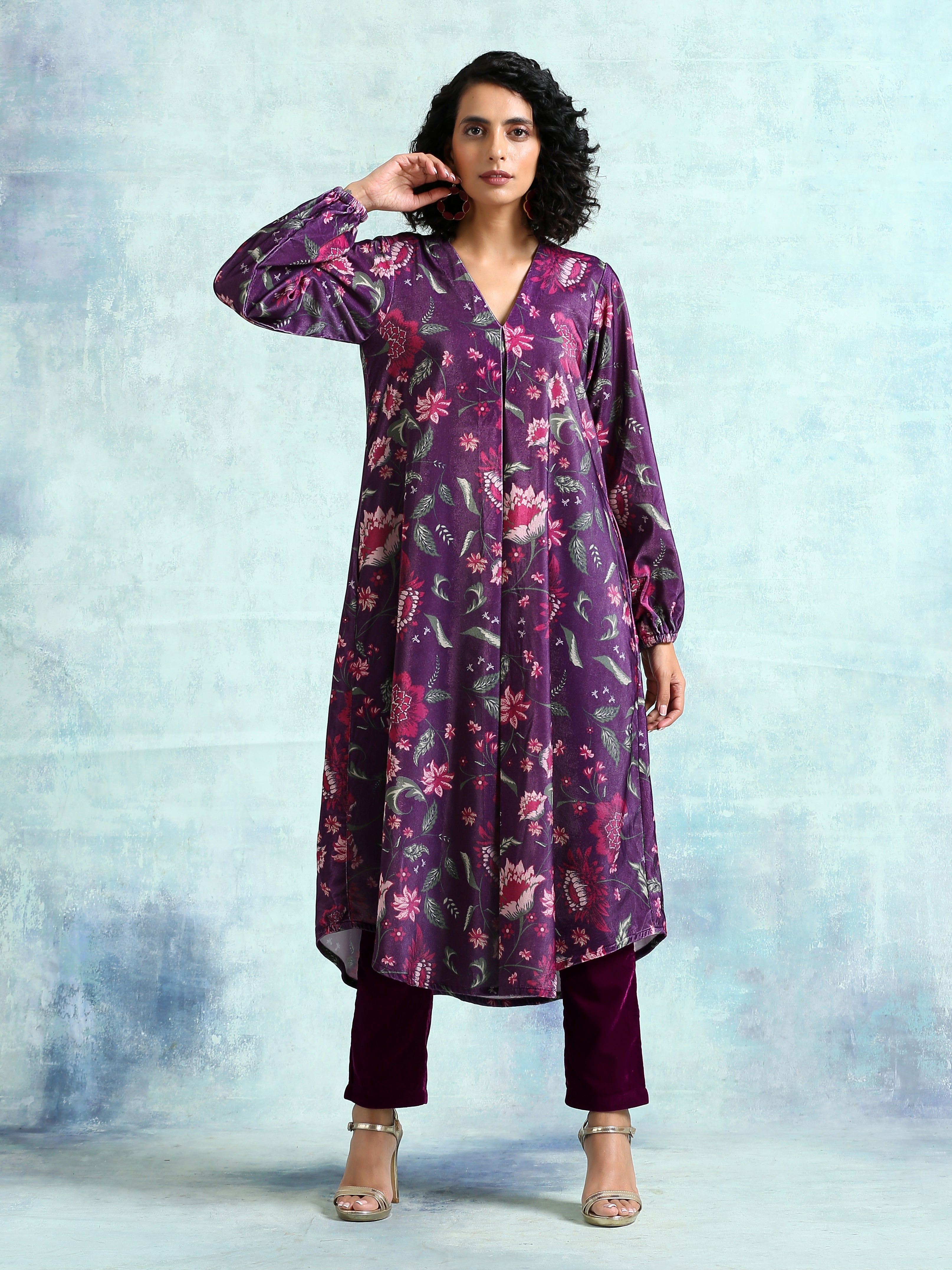 trueBrowns Wine Printed Velvet Neck Pleat Kurta - Distacart