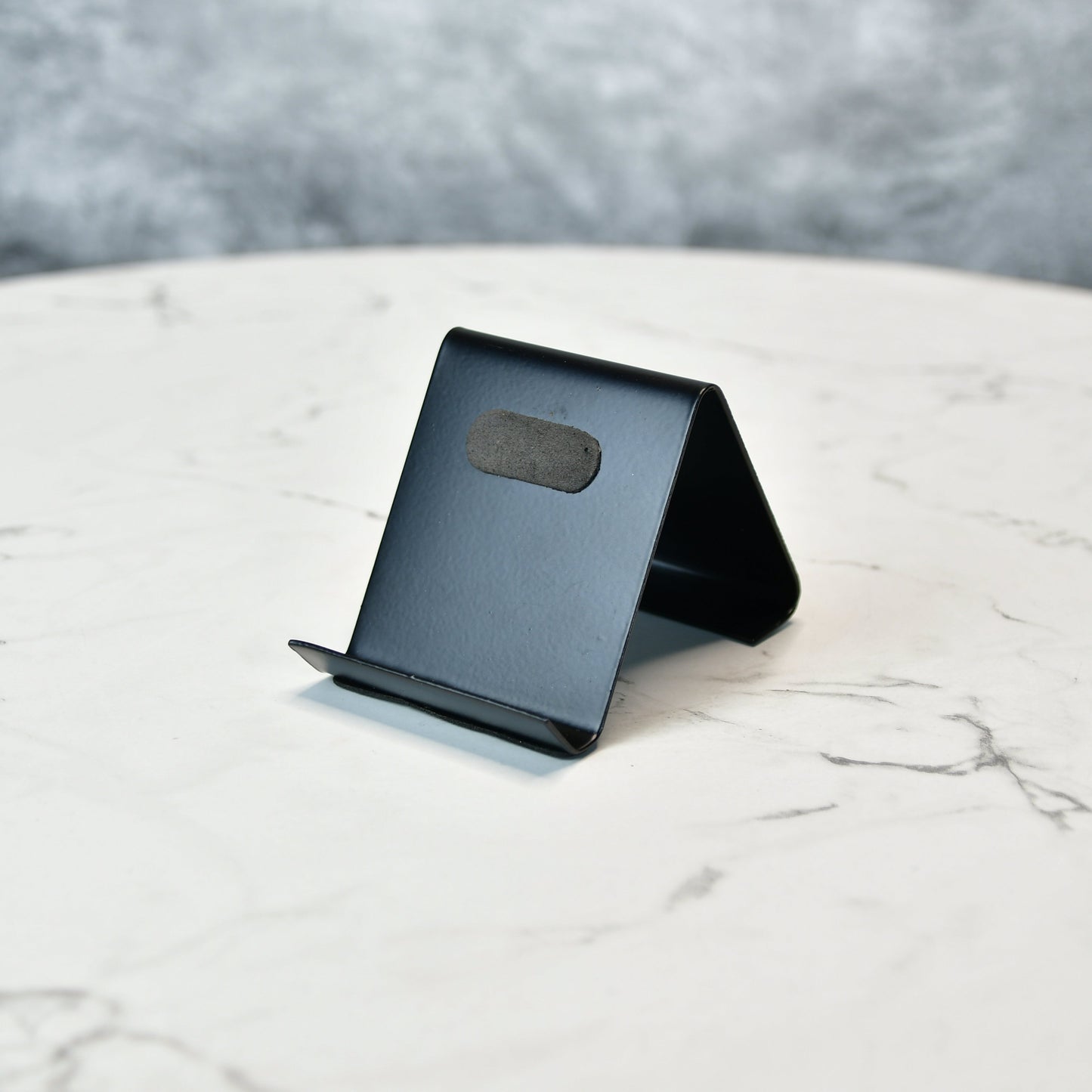 Sowpeace / Modern Freestanding Metal Mobile Phone Stand - Distacart