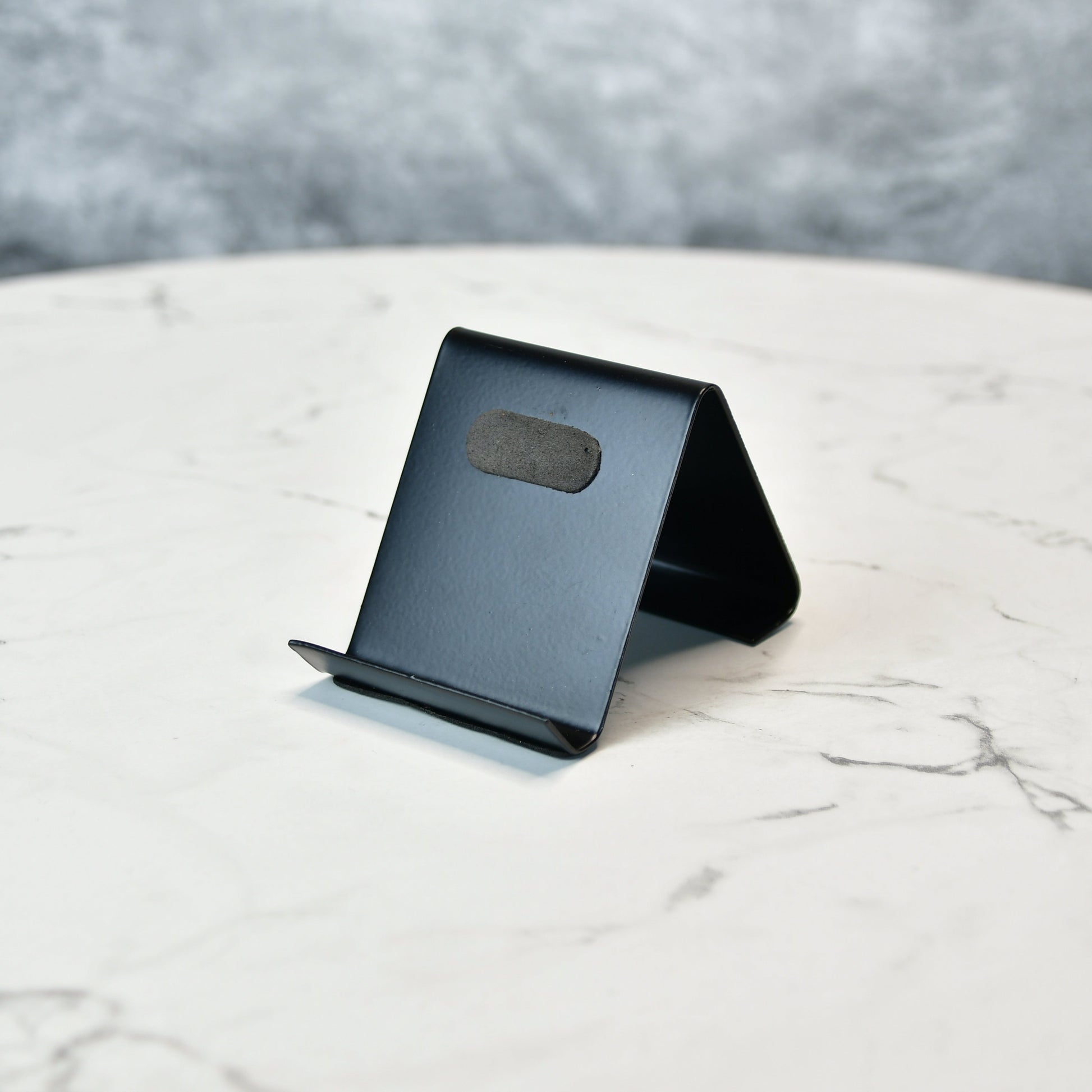 Sowpeace / Modern Freestanding Metal Mobile Phone Stand - Distacart