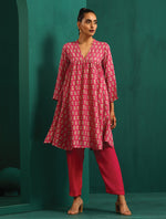 Thumbnail for trueBrowns Pink Leaf Muslin Silk Printed Yoke Gathered Co-ord Set - Distacart