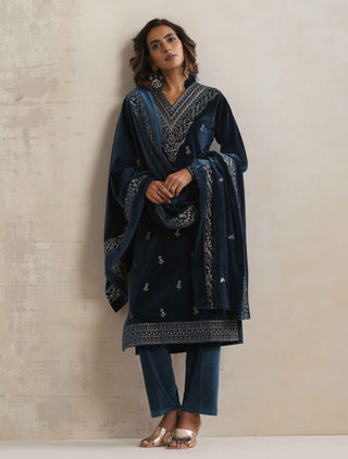 trueBrowns Blue Velvet Embroidered Kurta Pant Dupatta Set - Distacart