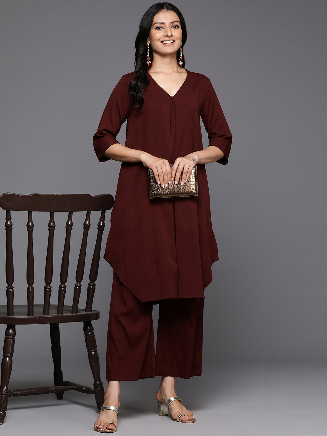 Varanga Women Maroon V Neck Kurta Set - Distacart
