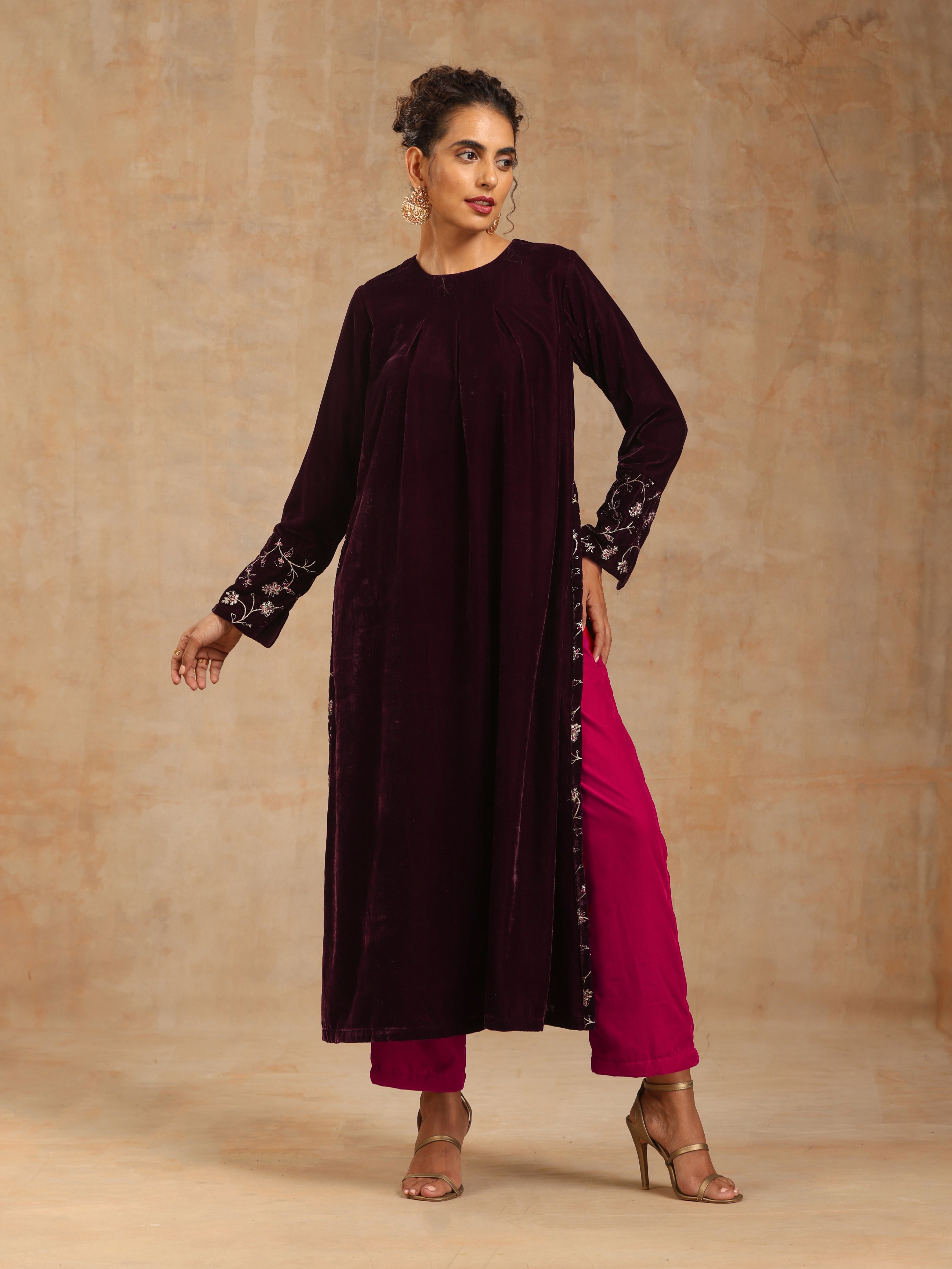 trueBrowns Wine Velvet Embroidered Kurta - Distacart