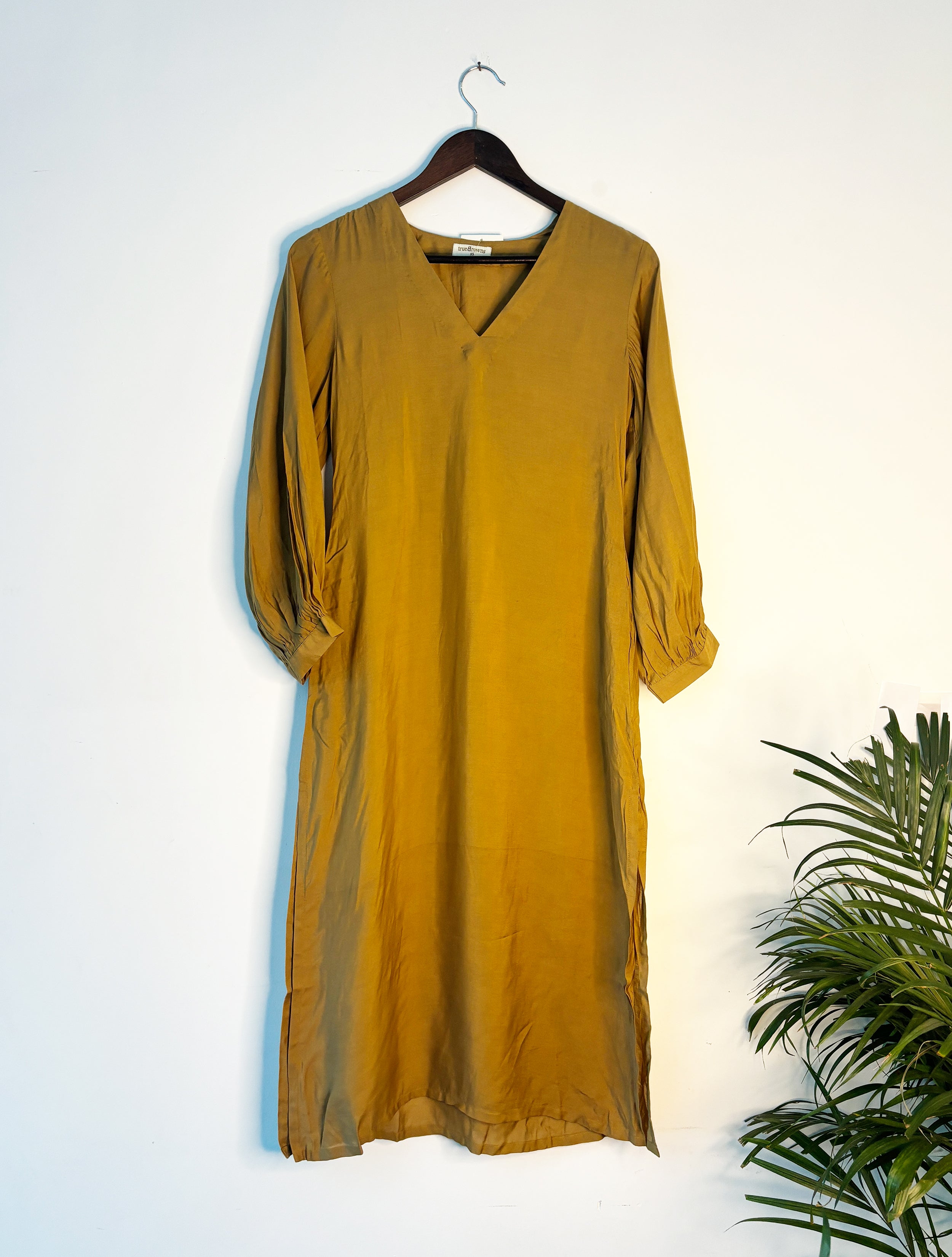 trueBrowns Golden Silk Kurta - Distacart