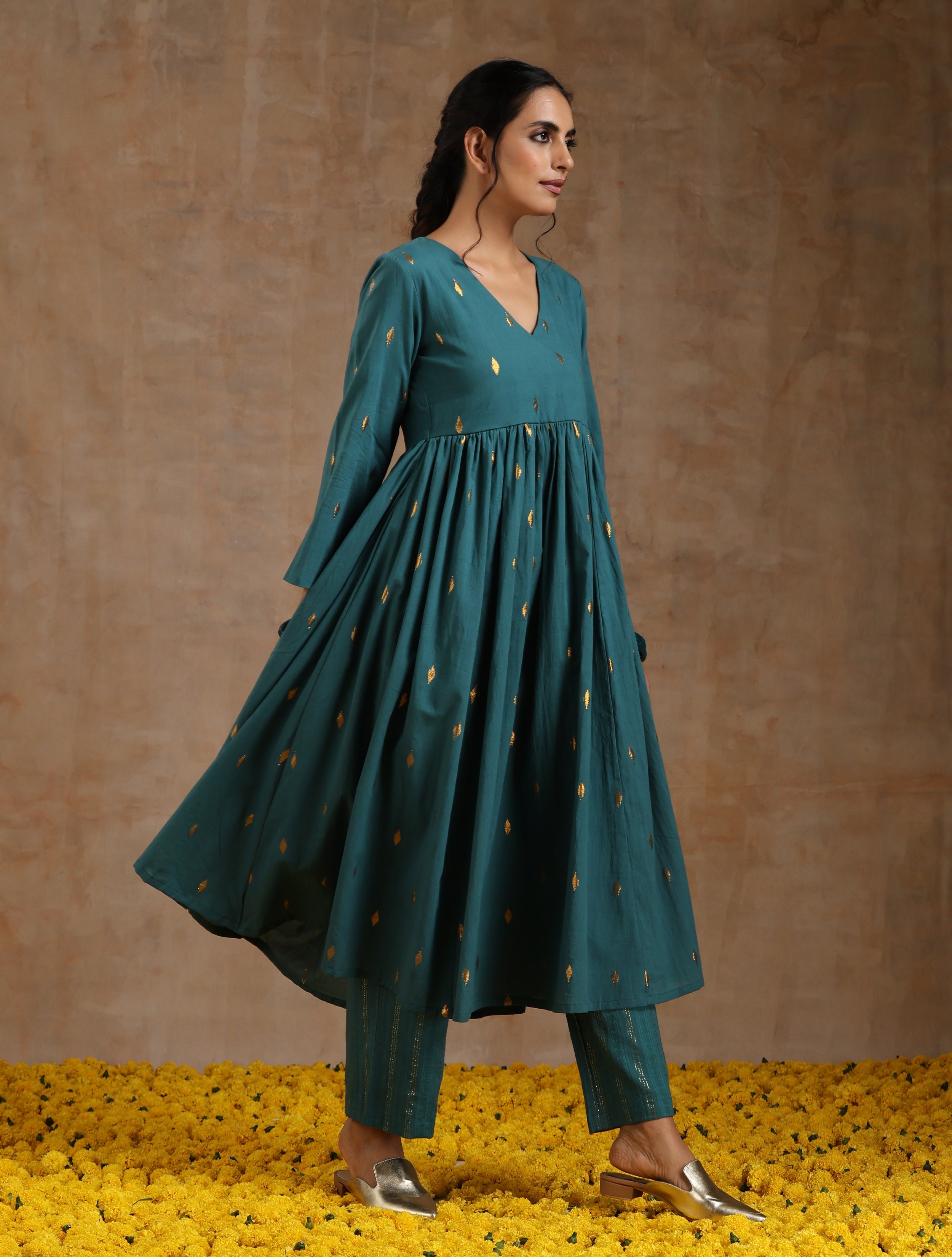 trueBrowns Deep Sea Gold Cotton Kalidar Kurta Set - Distacart