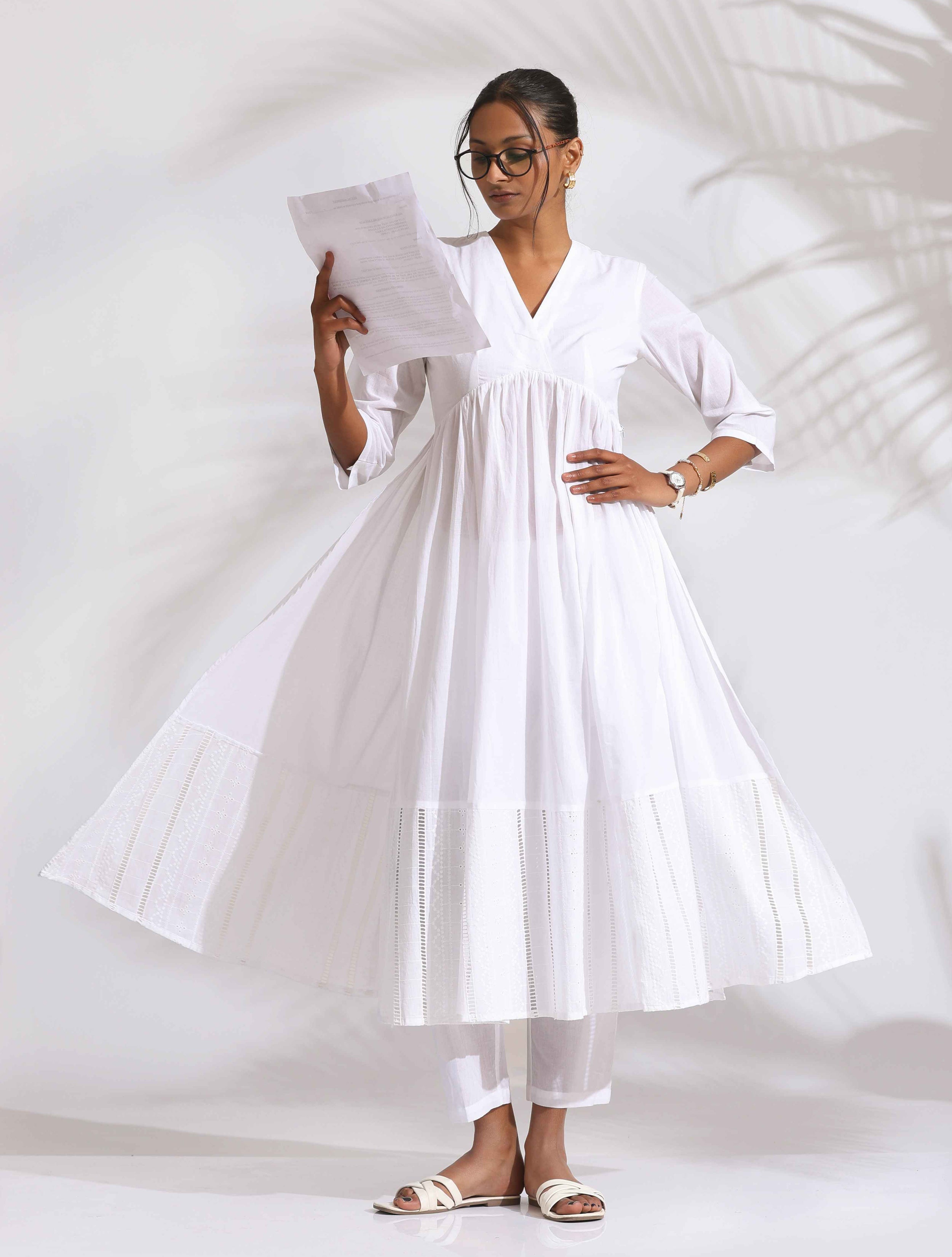 trueBrowns White Cotton Schiffli Flared Anarkali Kurta Set - Distacart