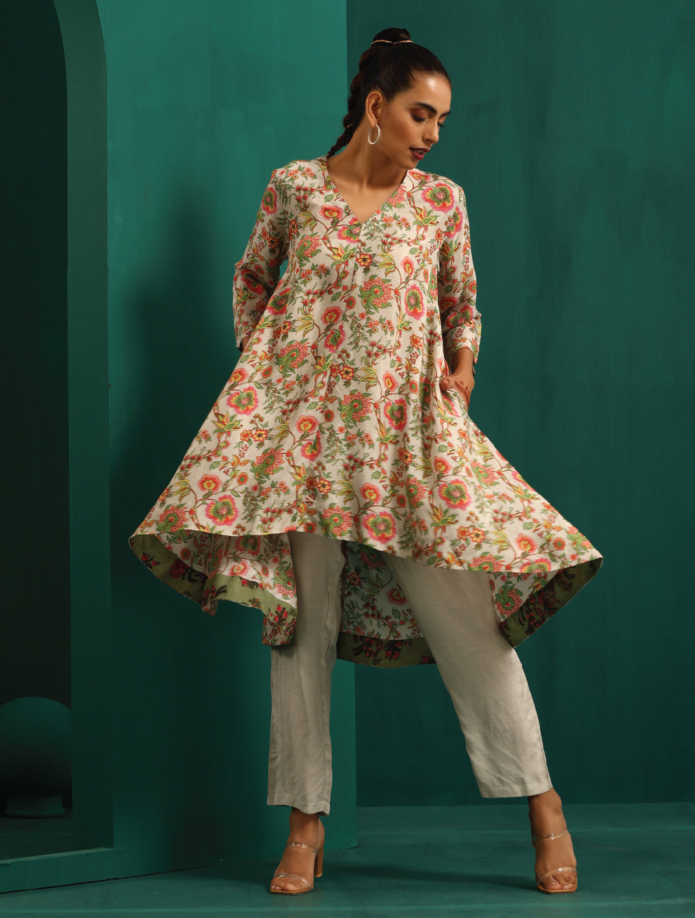 trueBrowns Off white Floral Jaal Muslin Silk Printed High Low Co-ord Set - Distacart