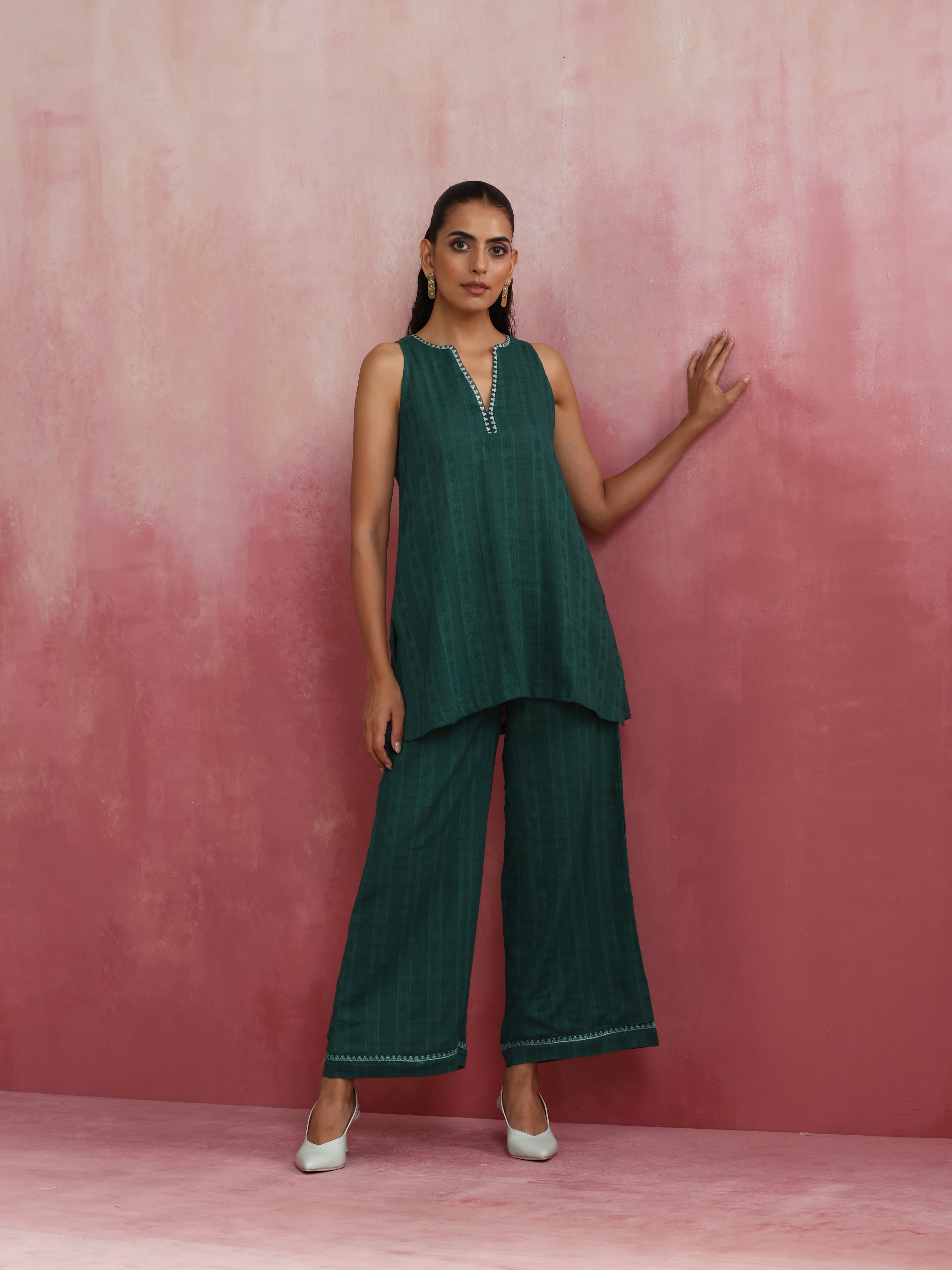 trueBrowns Dark Green Cotton Dobby Kurta Co-ord set - Distacart