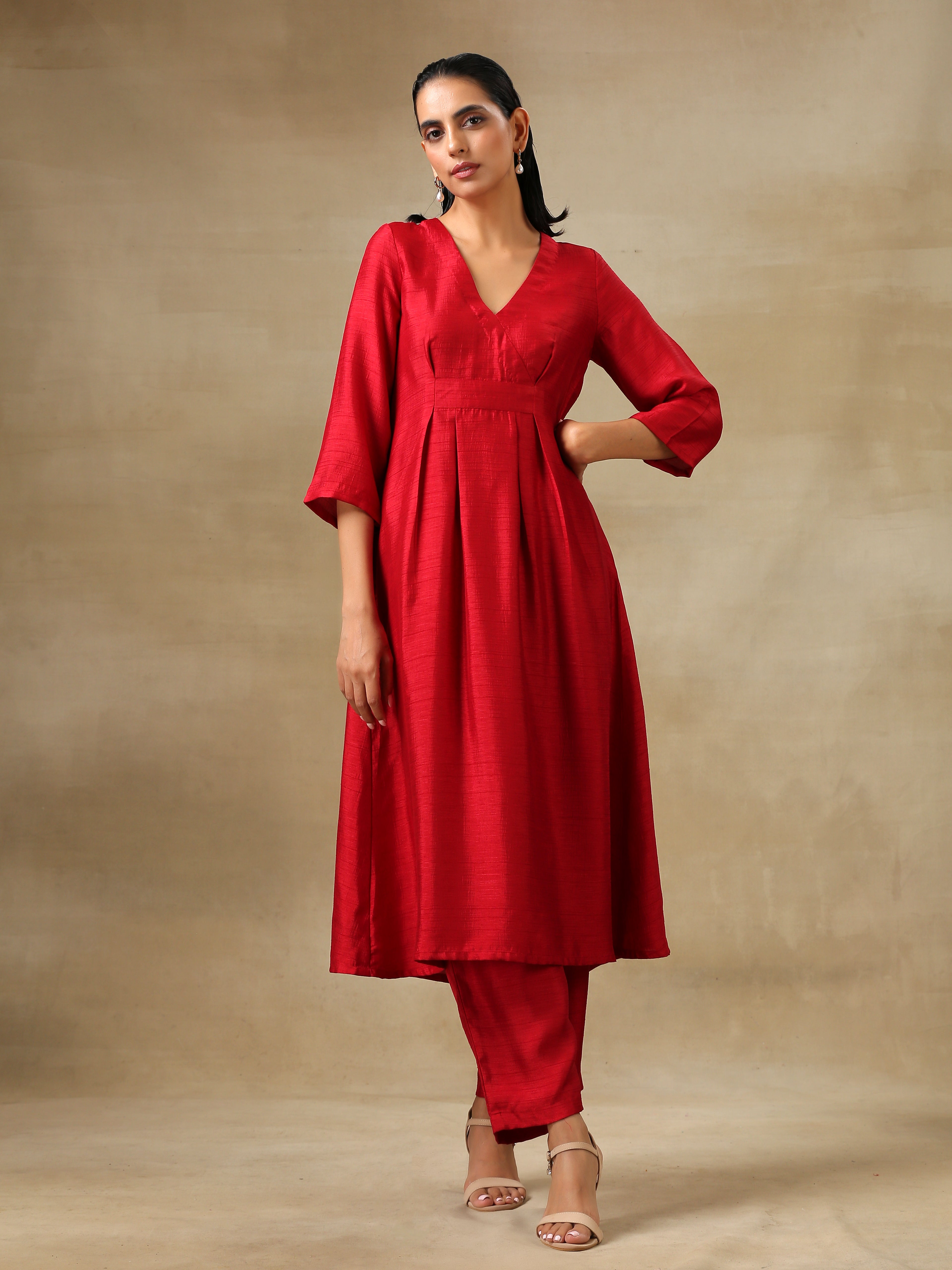 trueBrowns Maroon Textured Silk Overlap Pleat Kurta Pant Set - Distacart