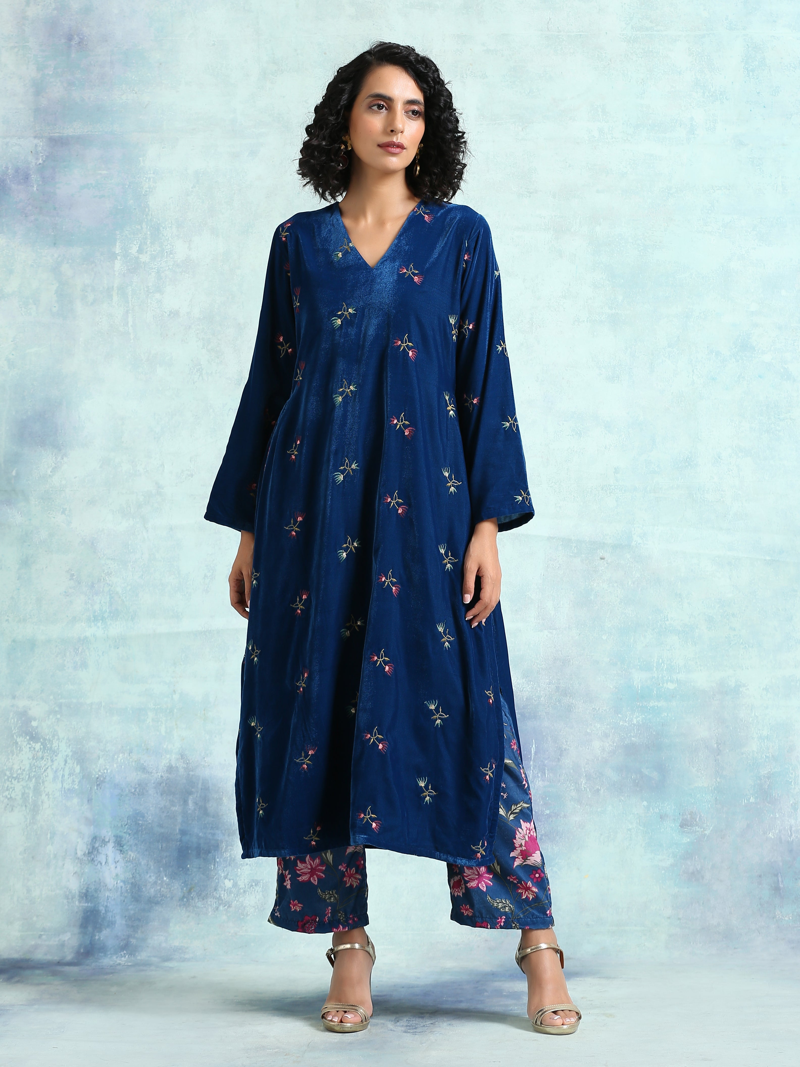trueBrowns Blue Embroidered Velvet High Slit Kurta - Distacart