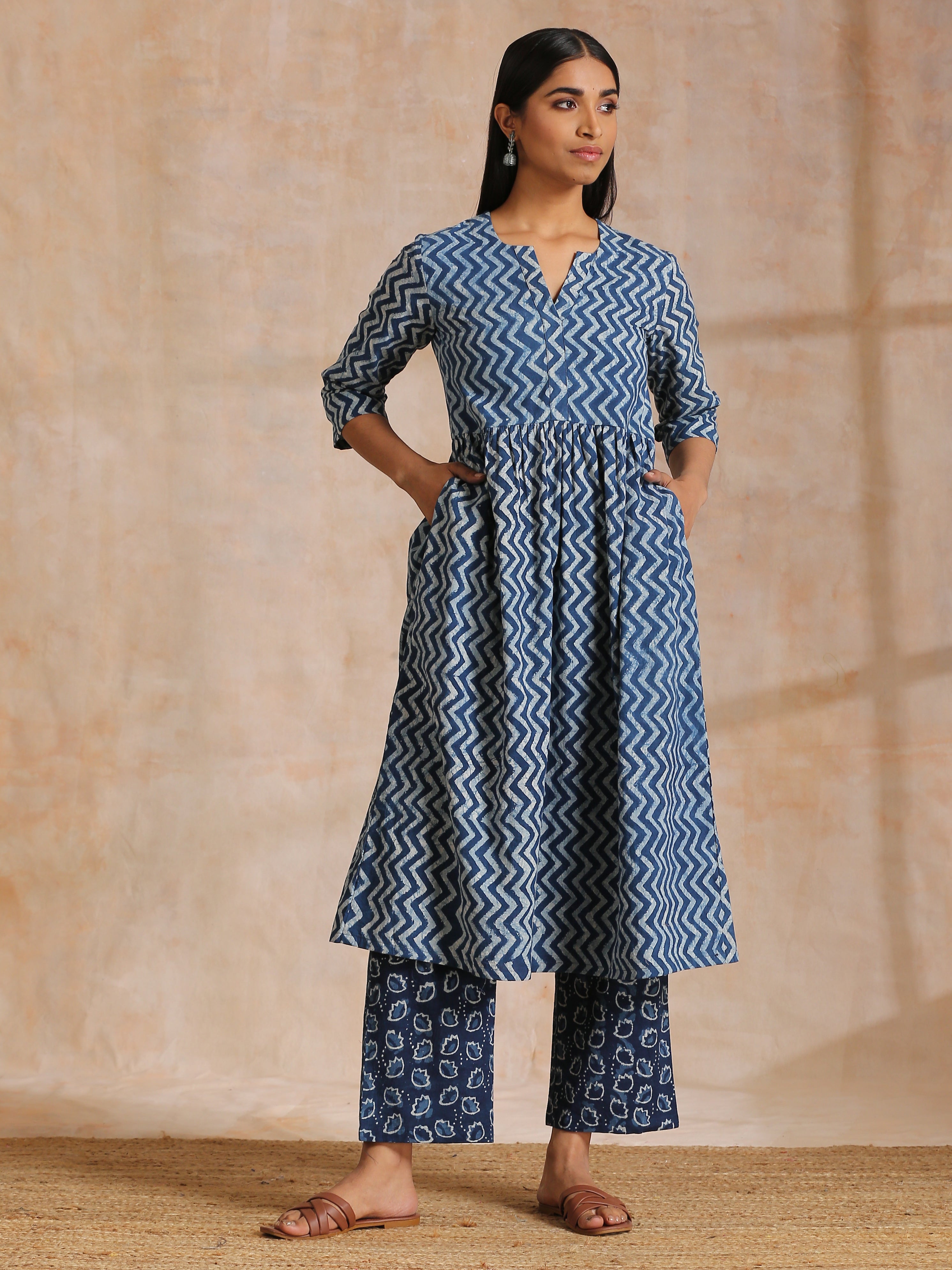 trueBrowns Indigo Dabu Zig-Zag Lines Print Cotton Flared Kurta Pant Set - Distacart