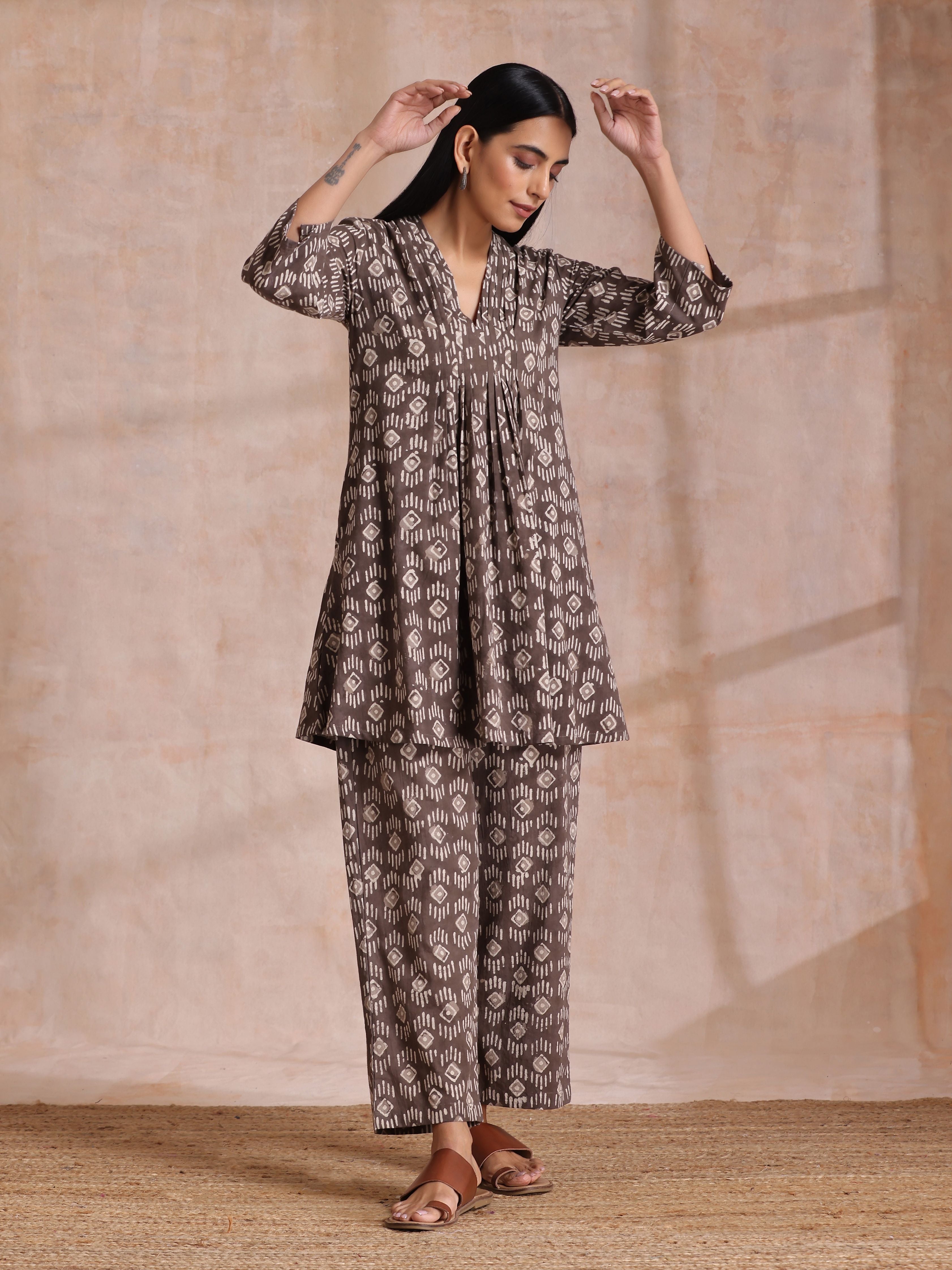 trueBrowns Clay Dabu Geometric Print Cotton Pleated Co-Ord Set - Distacart