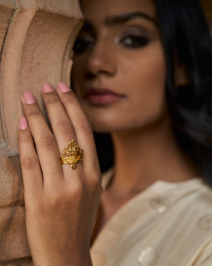 trueBrowns Gold-Polished Small Leaf Ring - Distacart