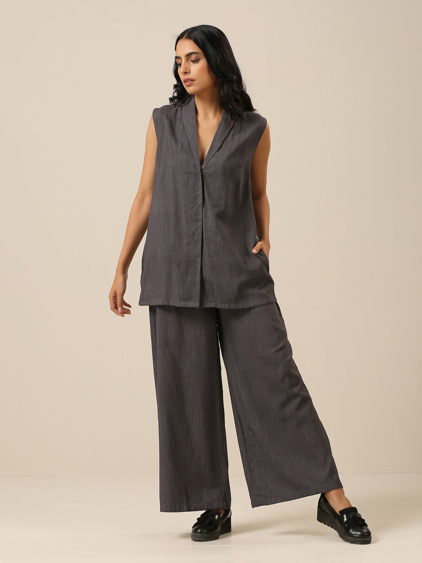 trueBrowns Slate Grey Slub Texture Sleevesless Jacket Pant Set - Distacart
