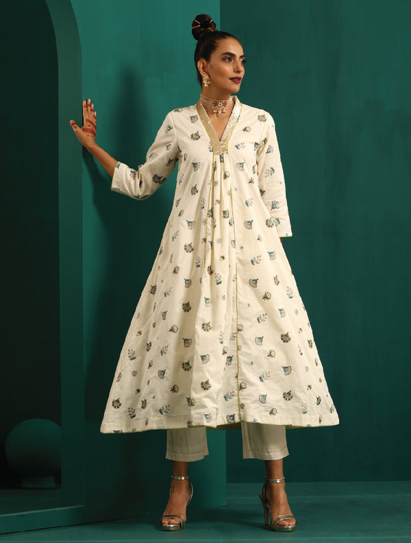 trueBrowns Ivory Blue Floral Cotton Front Gathered Kurta Pant Set - Distacart