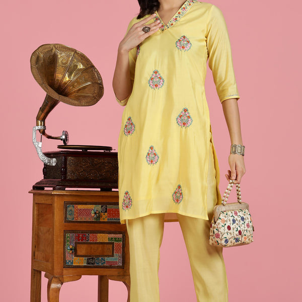 BulBul Women Yellow Embroidered Chanderi Kurta Set