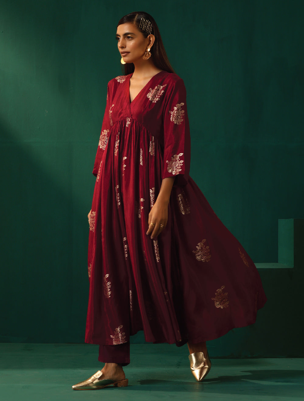 trueBrowns Maroon Floral Viscose Silk V-Neck Waist Gathered Kurta Pant Set - Distacart