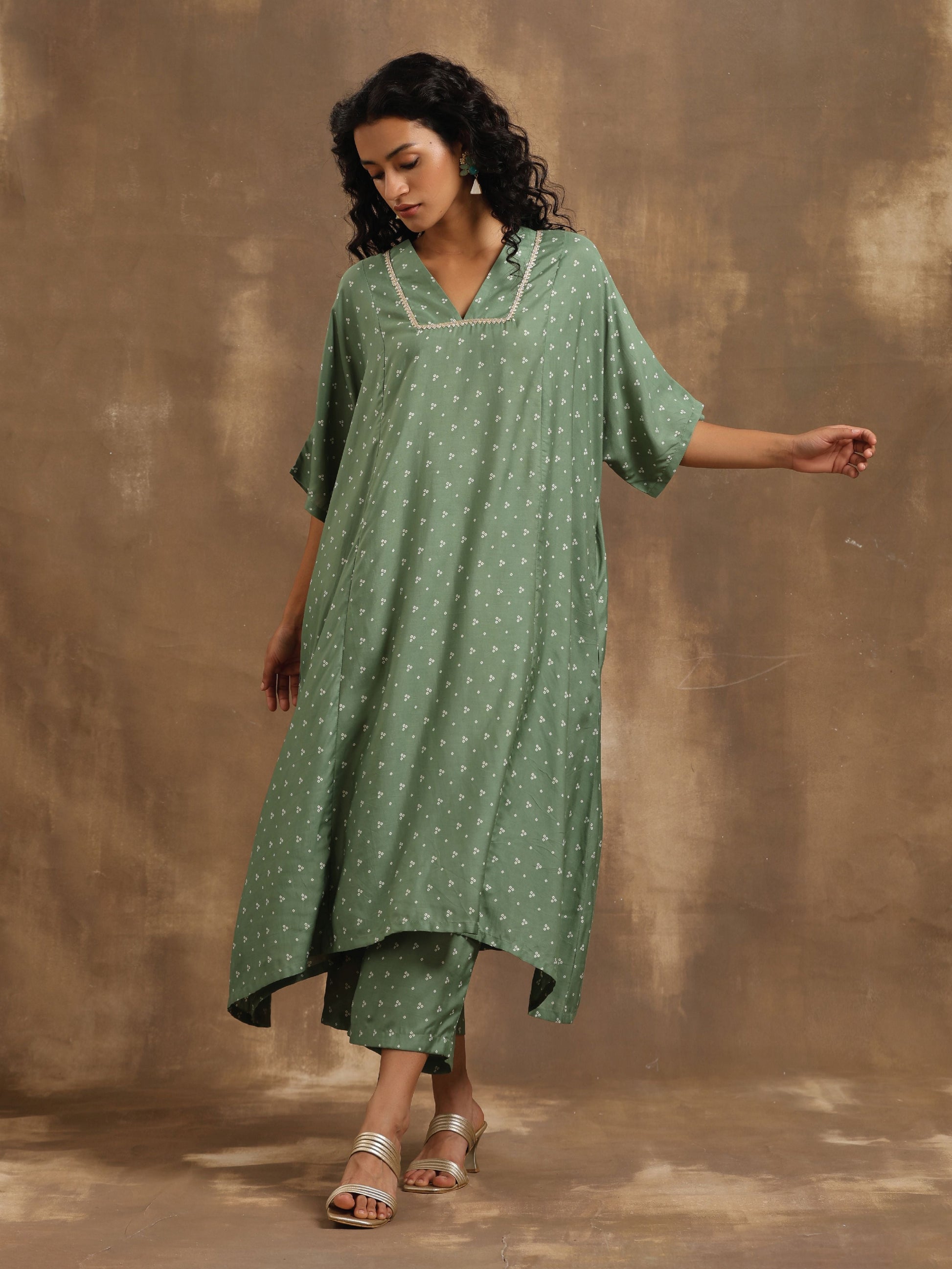 trueBrowns Light Green Bandhani Printed Silk Oversized Kurta Pant Set - Distacart
