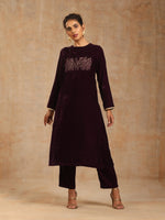 Thumbnail for trueBrowns Wine Velvet Yoke Embroidered Kurta - Distacart