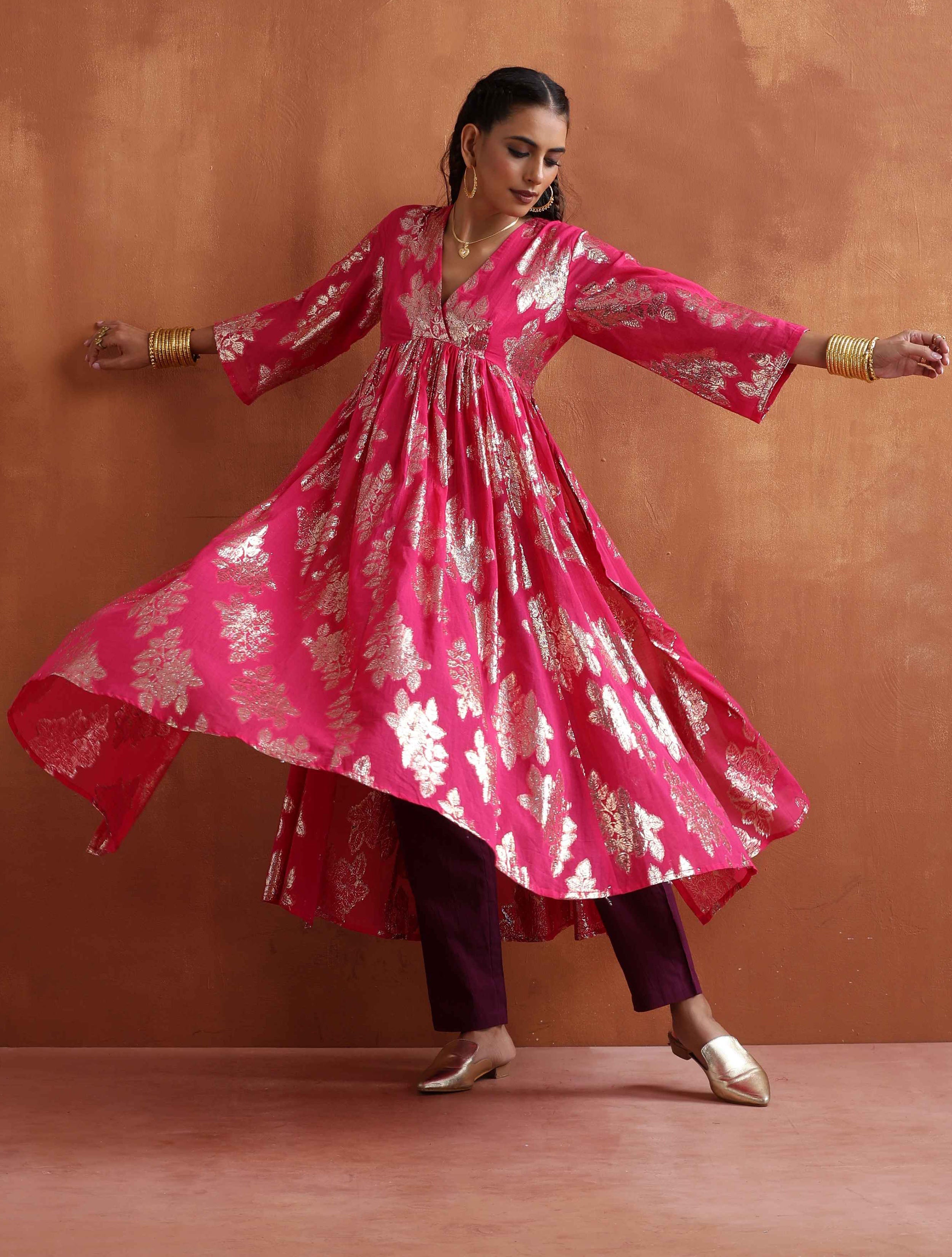 trueBrowns Pink Metallic Flared Anarkali Kurta Set - Distacart