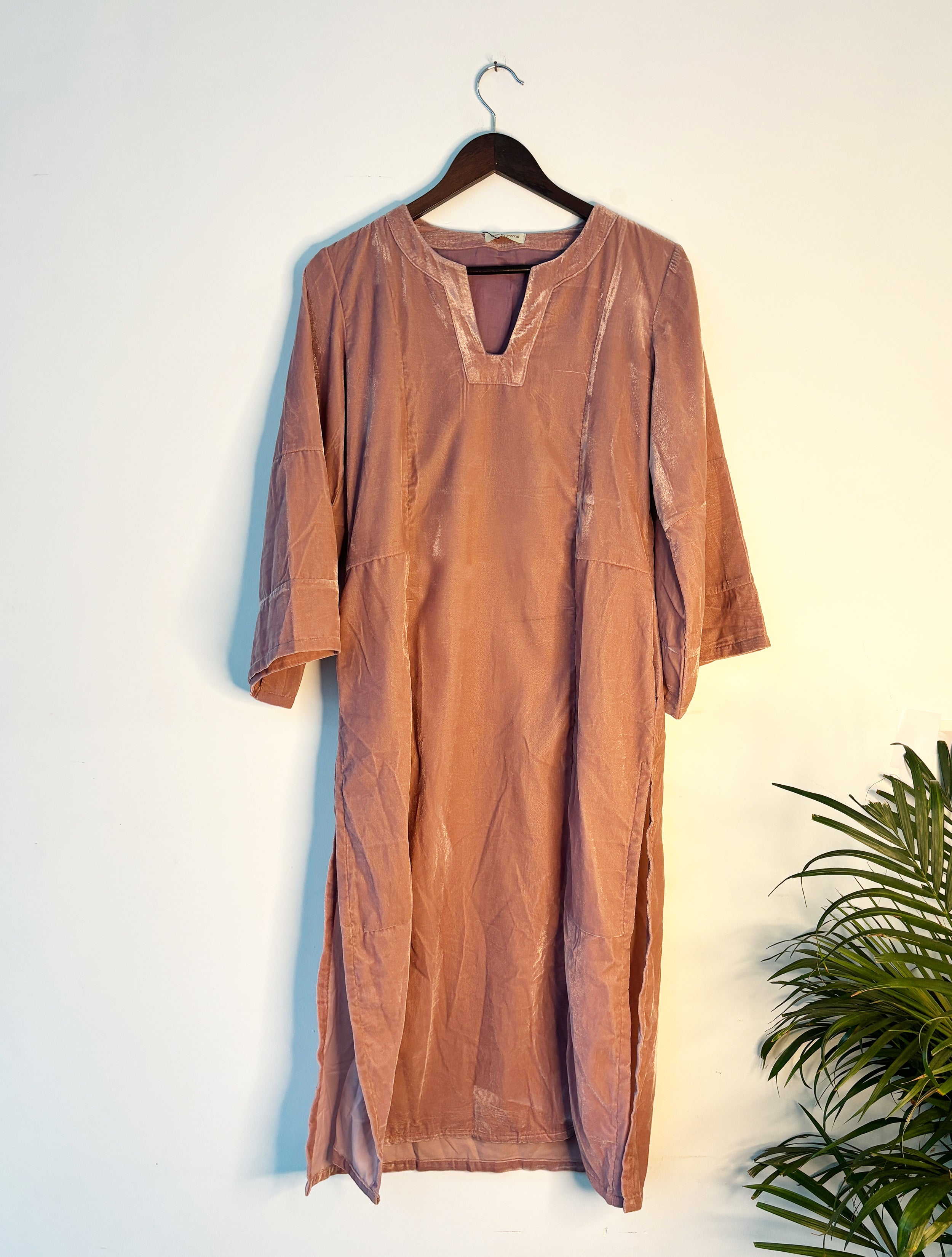 trueBrowns Pink Velvet Comfort Fit Kurta - Distacart