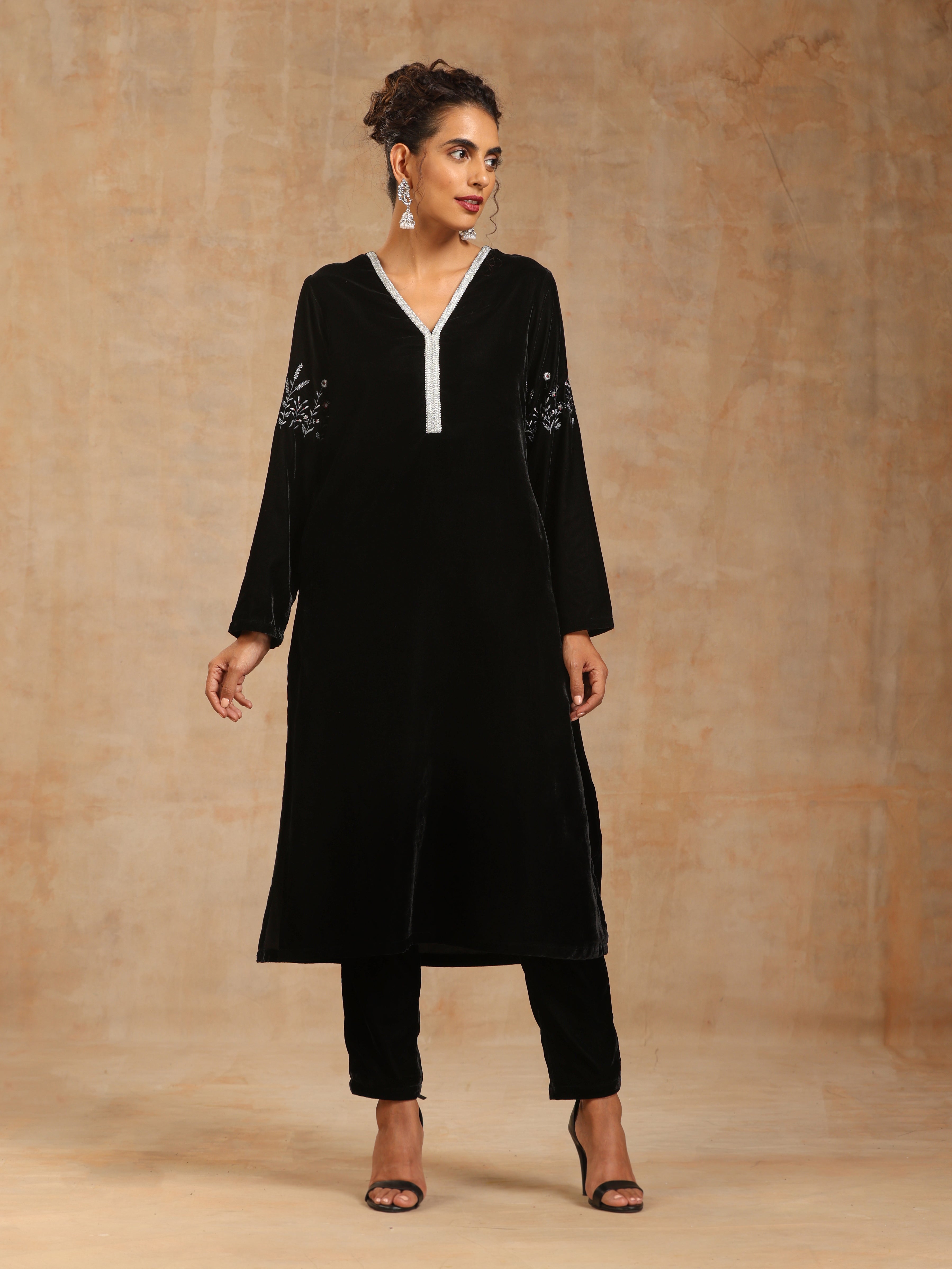 trueBrowns Black Velvet Sleeve Embroidered Kurta - Distacart