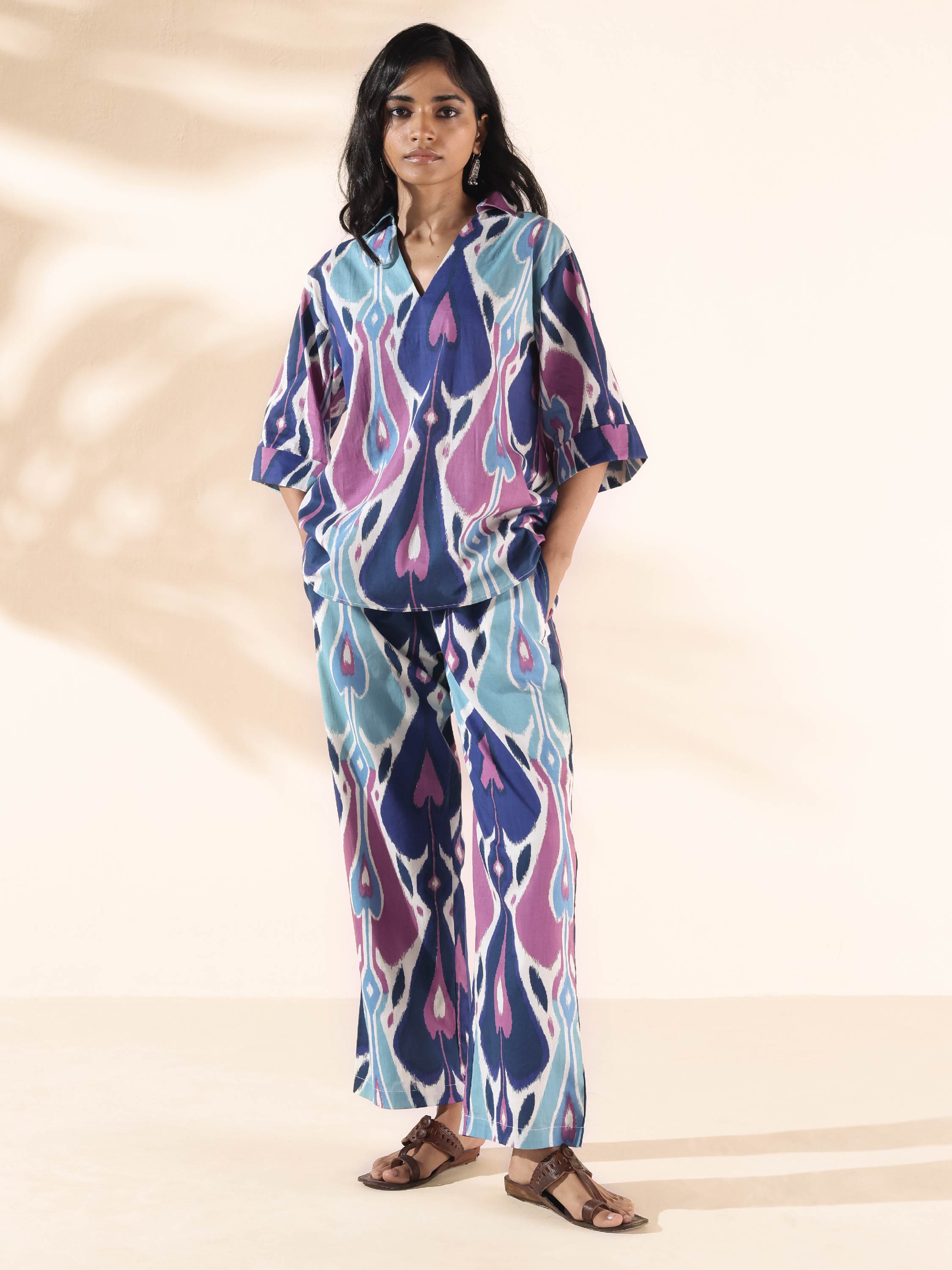 trueBrowns Blue Cotton Ikat V-neck Co-ord Set - Distacart