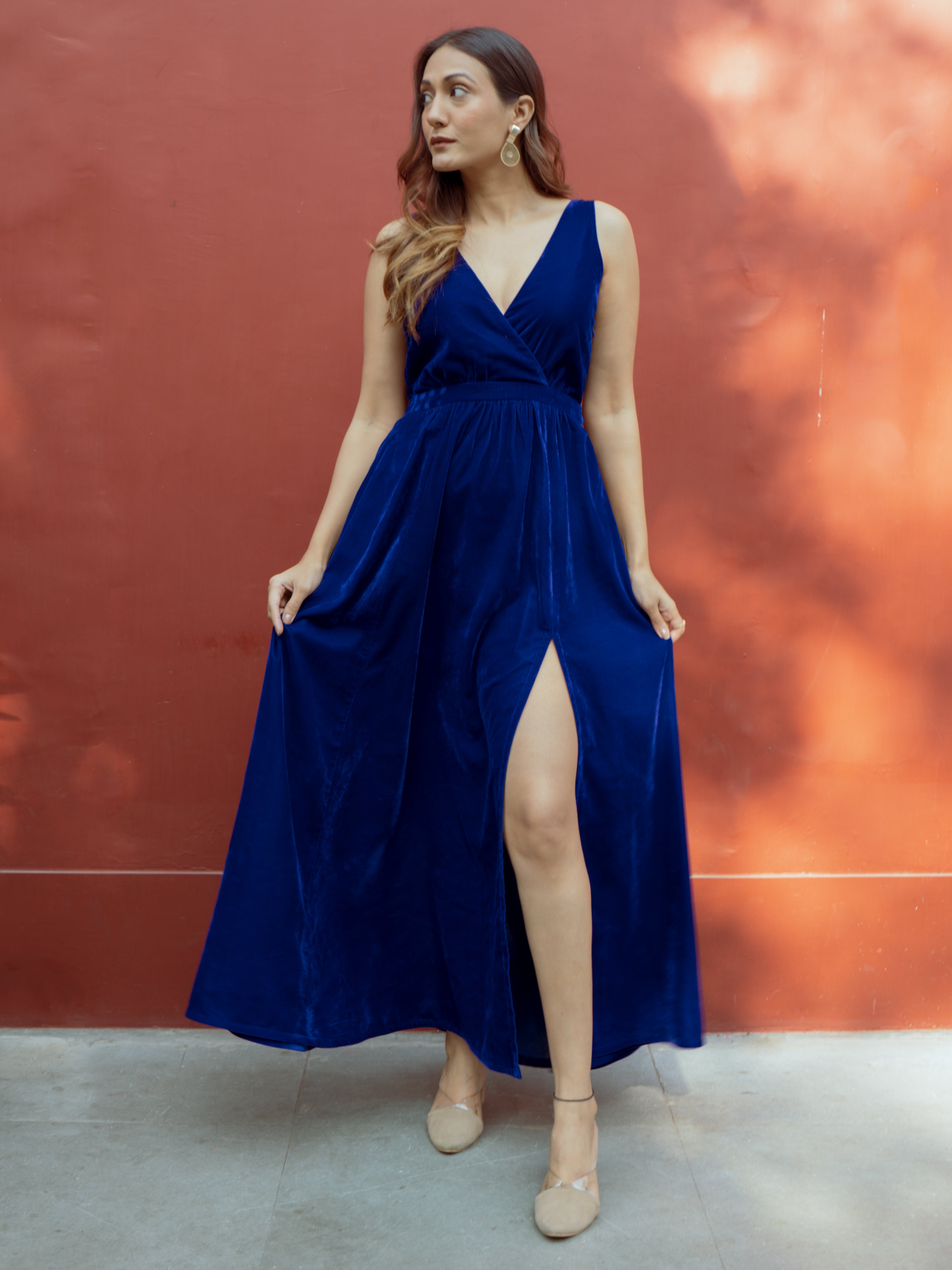 trueBrowns Blue Velvet Sleeveless Dress - Distacart