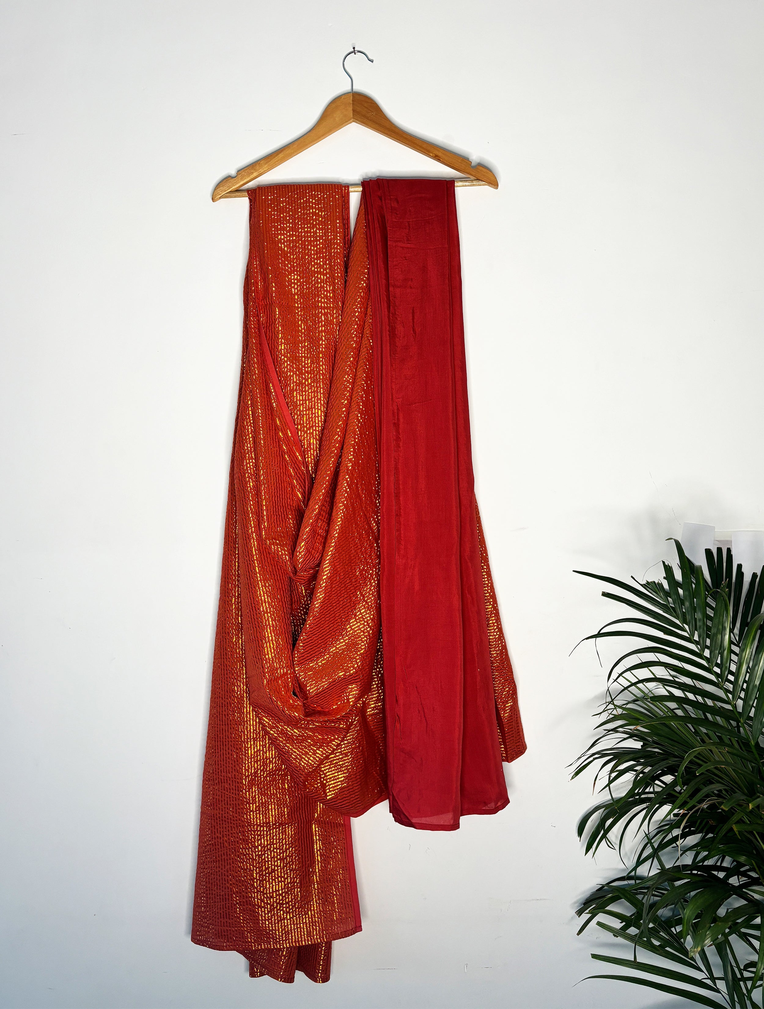 trueBrowns Rust Metallic Saree - Distacart
