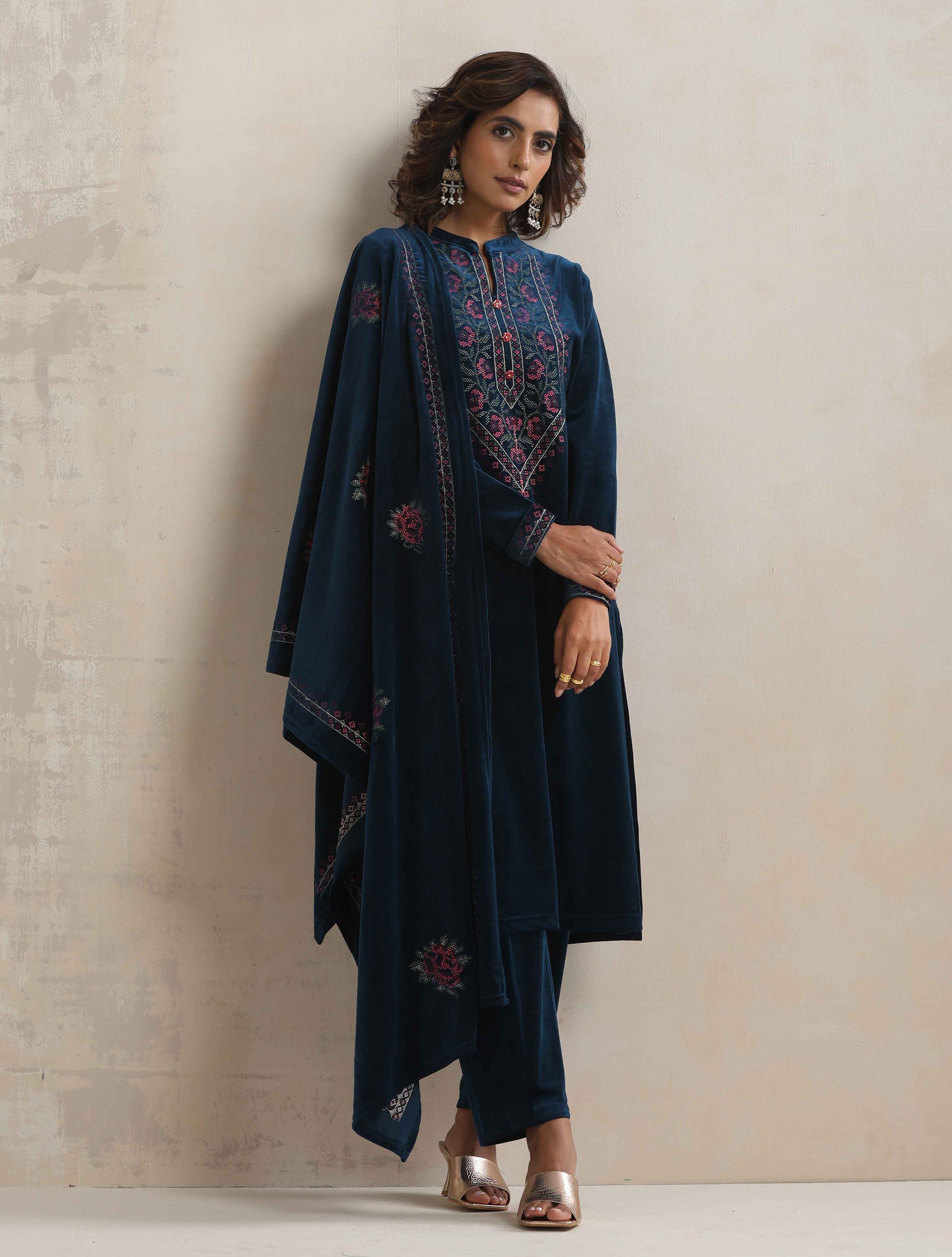 trueBrowns Blue Velvet Floral Embroidered Kurta Pant Dupatta Set - Distacart