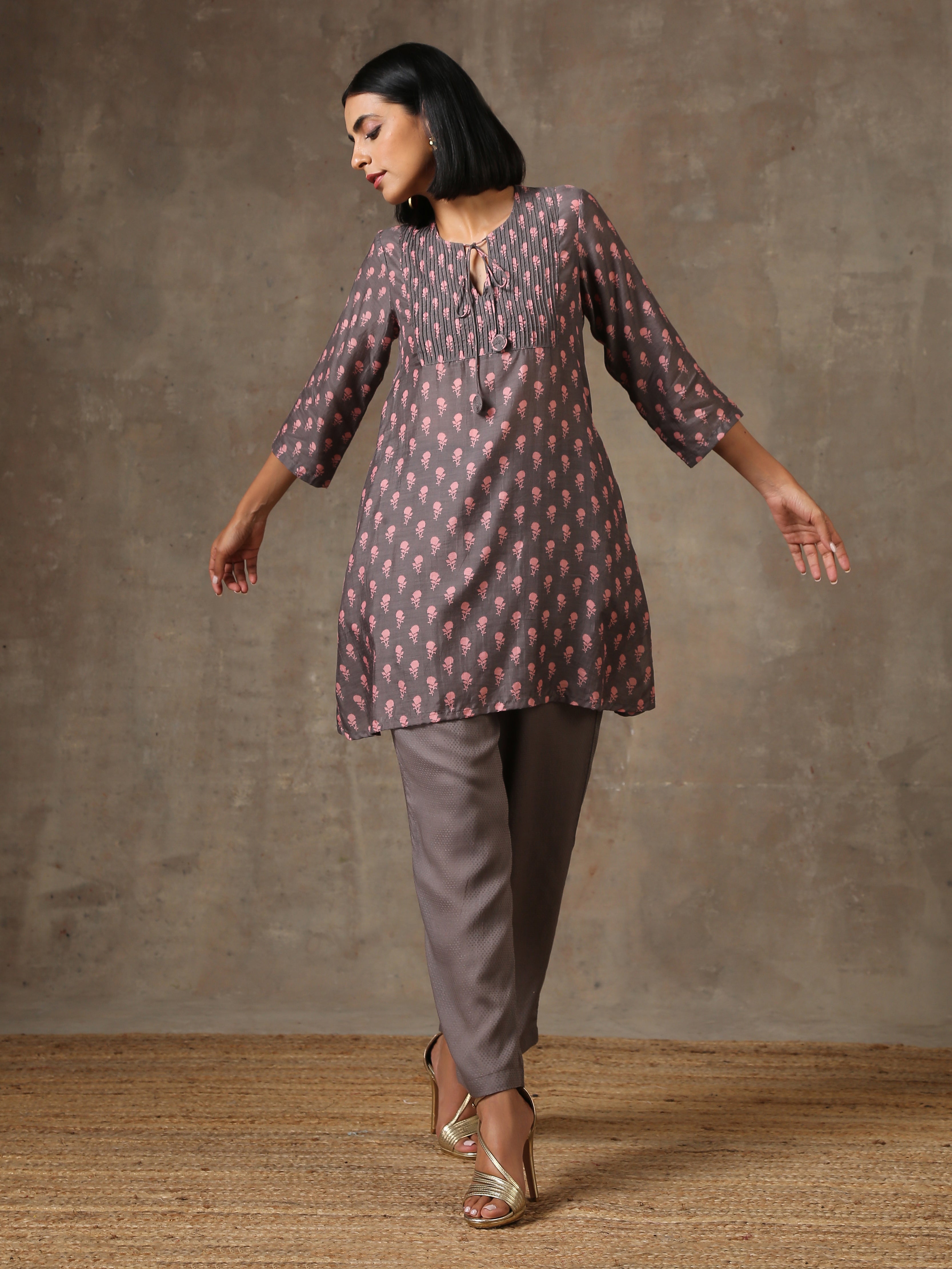 trueBrowns Grey Pink Floral Printed Silk Co-Ord Set - Distacart