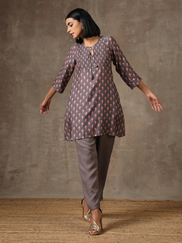 trueBrowns Grey Pink Floral Printed Silk Co-Ord Set - Distacart