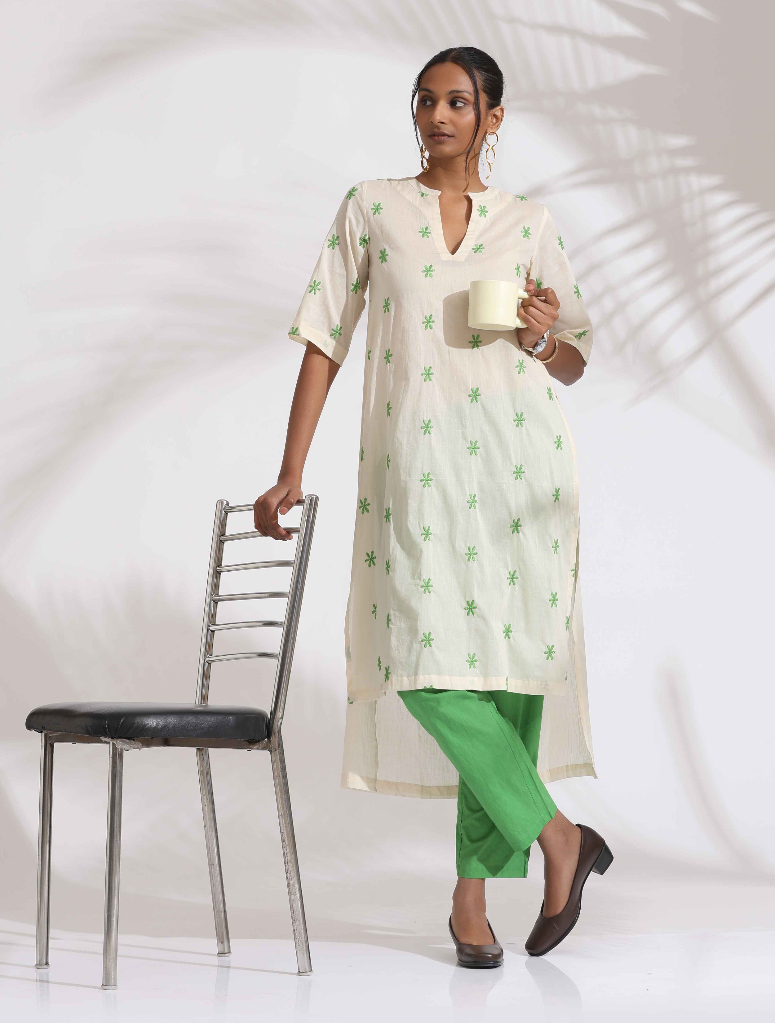 trueBrowns Off-White Cotton Floral Embroidered Straight Kurta Set - Distacart