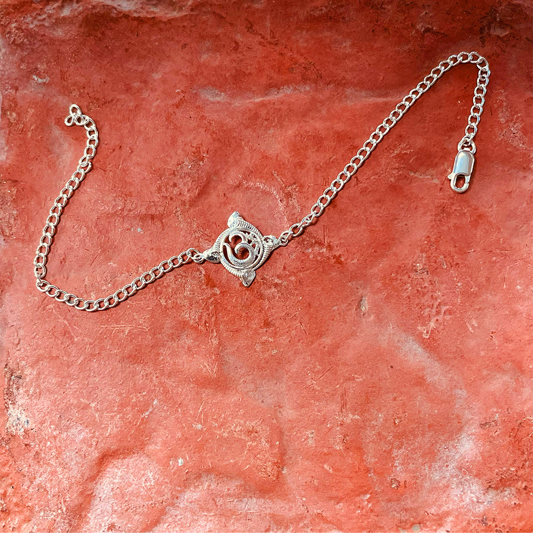 trueBrowns 925 Sterling Silver Textured Om Silver Chain Rakhi - Distacart