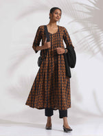 Thumbnail for trueBrowns Black Cotton Print Pleated Flared Kurta Set