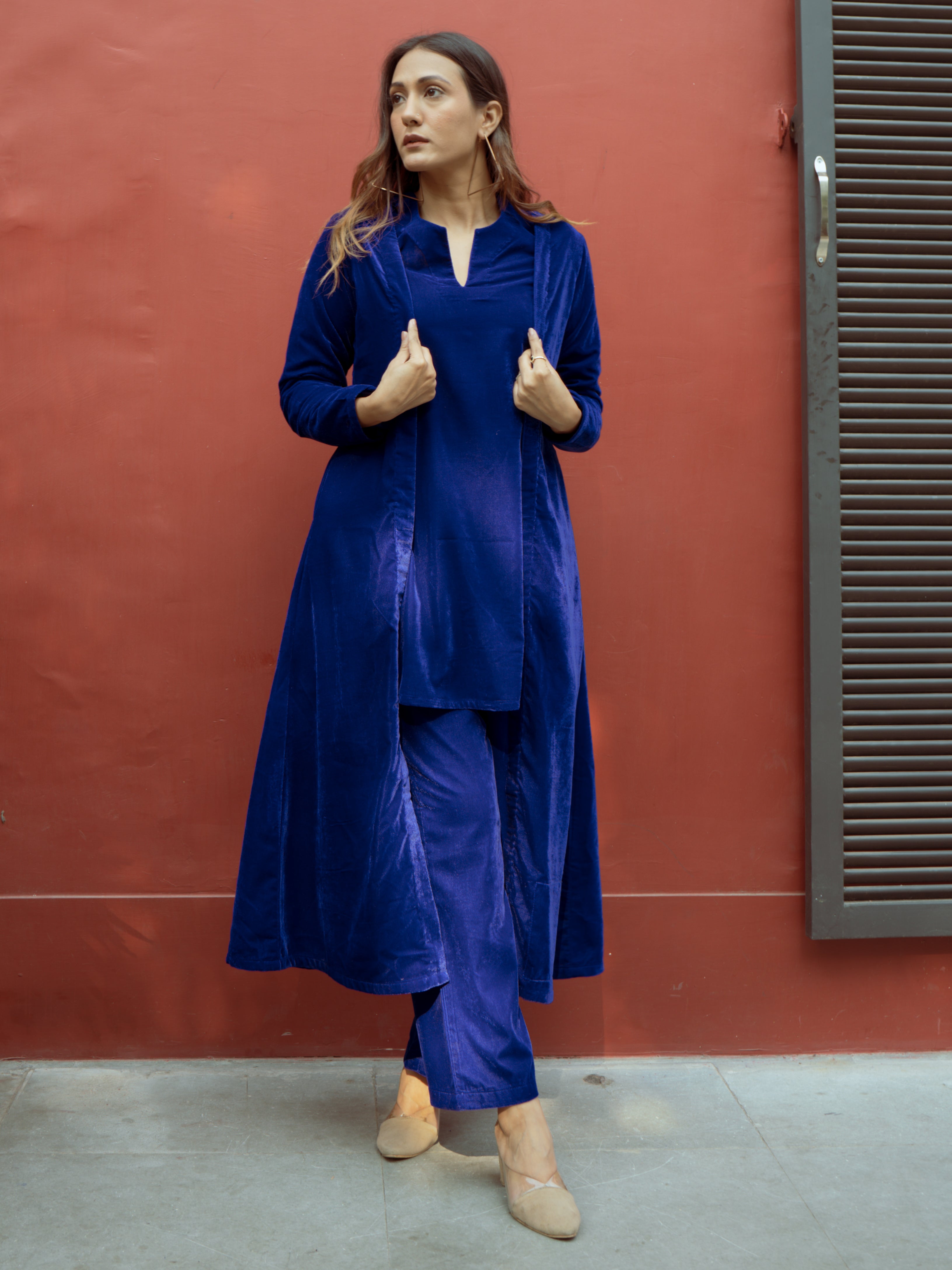 trueBrowns Blue Solid Velvet Overlay Jacket - Distacart