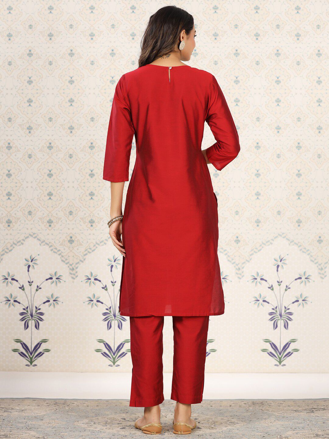 Ode by House of Pataudi Floral Embroidered Yoke Sequined Straight Kurta with Trousers - Distacart
