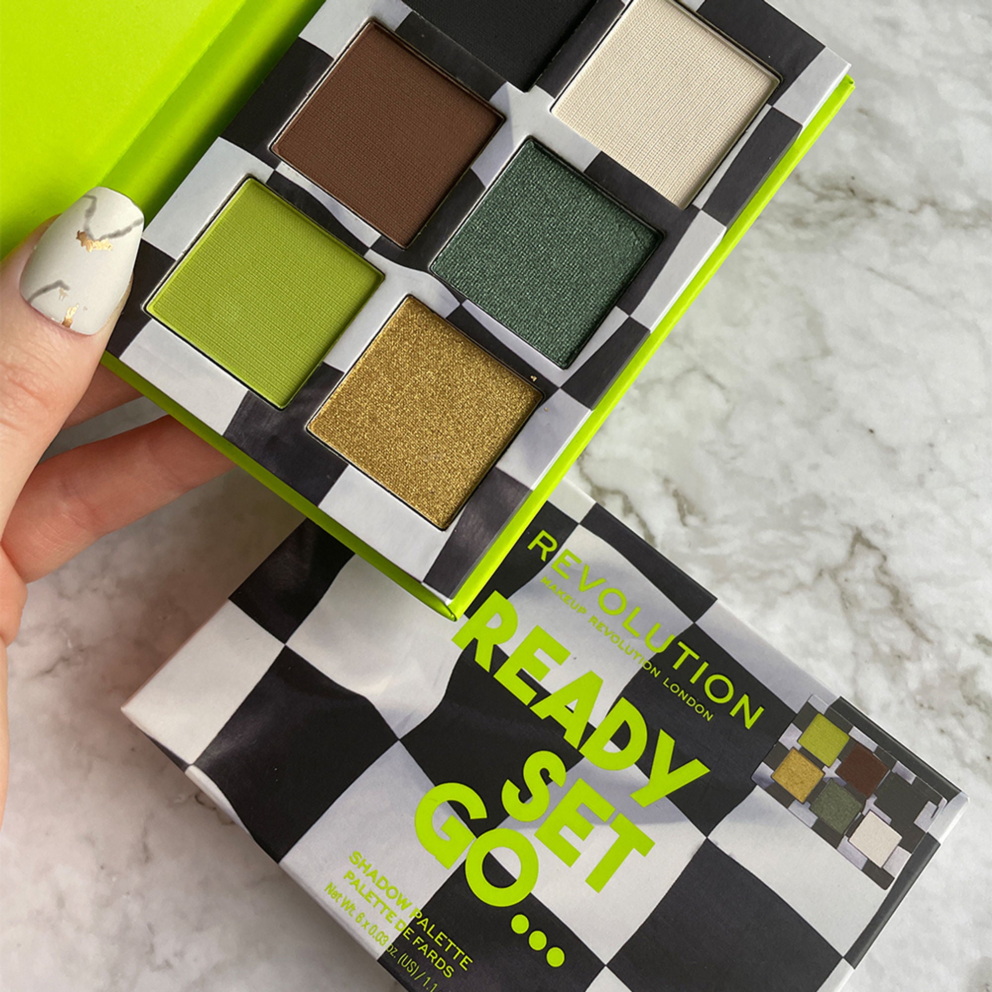 Makeup Revolution Power Eyeshadow Palette 90's Baby - Ready Set Go