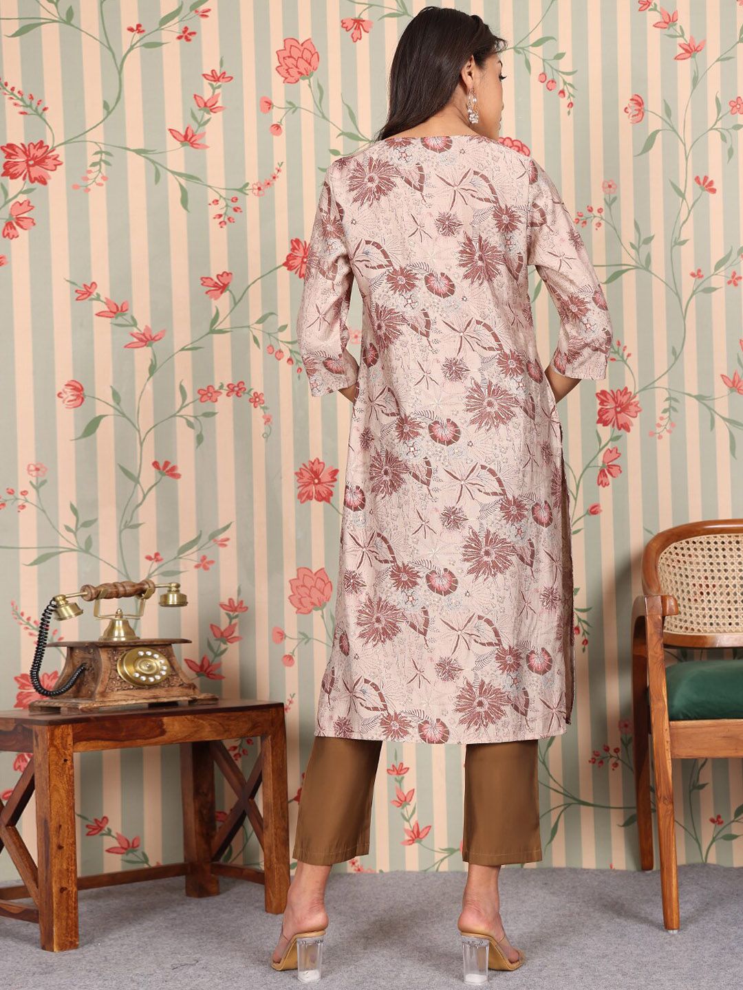 Ode by House of Pataudi Floral Printed Regular Chanderi Silk Straight Kurta With Trousers - Distacart