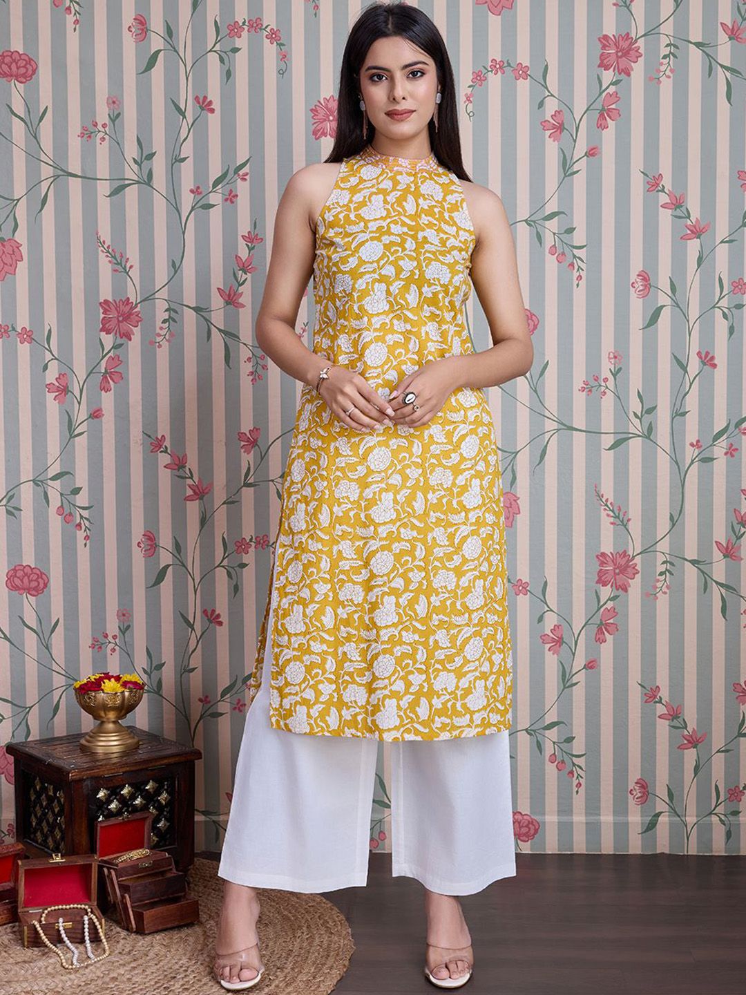 Ode by House of Pataudi Floral Printed Pure Cotton Straight Kurta with Palazzos - Distacart