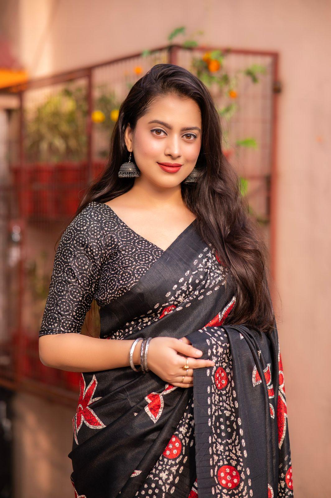 Black Silk Blend Ethnic Motifs Saree with Unstitched Blouse - Hiral Fashion - Distacart