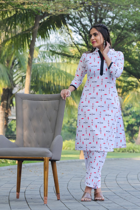 Malishka Women's White Cotton Blend Digital Print Kurta Set - Distacart