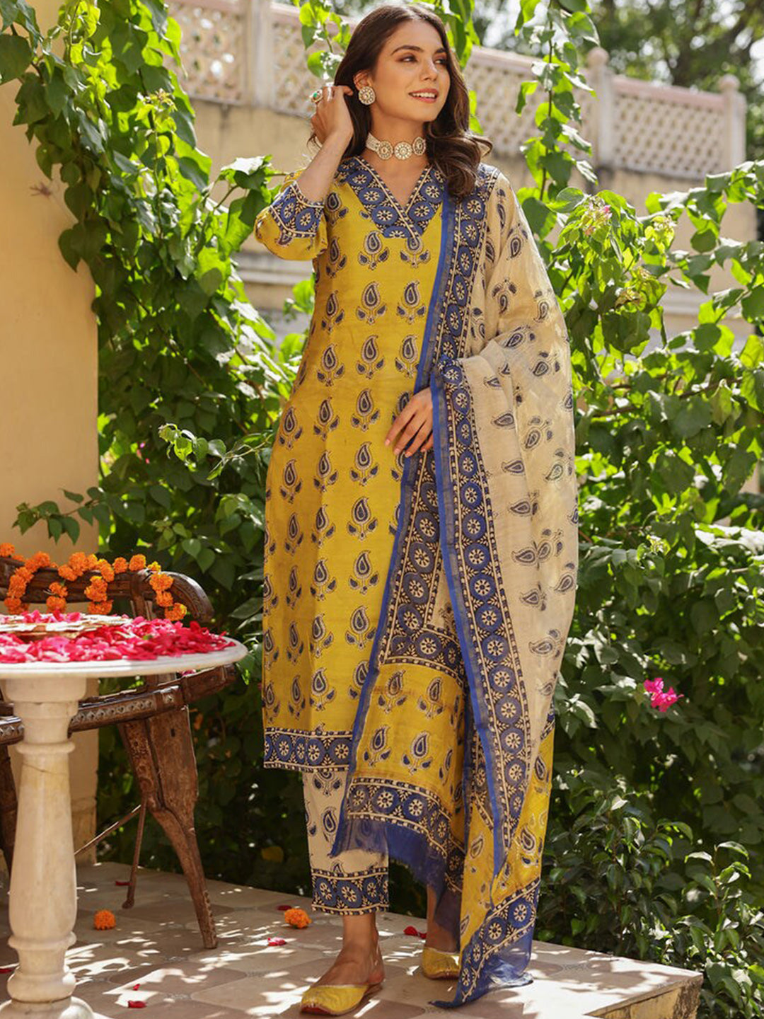 Kalini Ethnic Printed V neck Three-Quarter Sleeves Kurta with Trousers & With Dupatta - Distacart