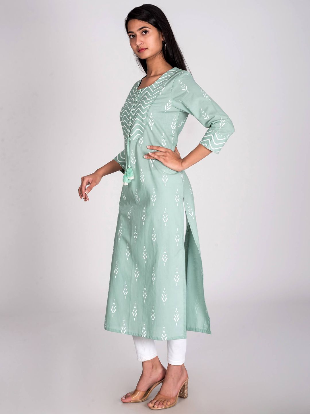 Swasti Women Green & jet stream Geometric Embellished Cold-Shoulder Sleeves Chikankari Floral Kurta - Distacart